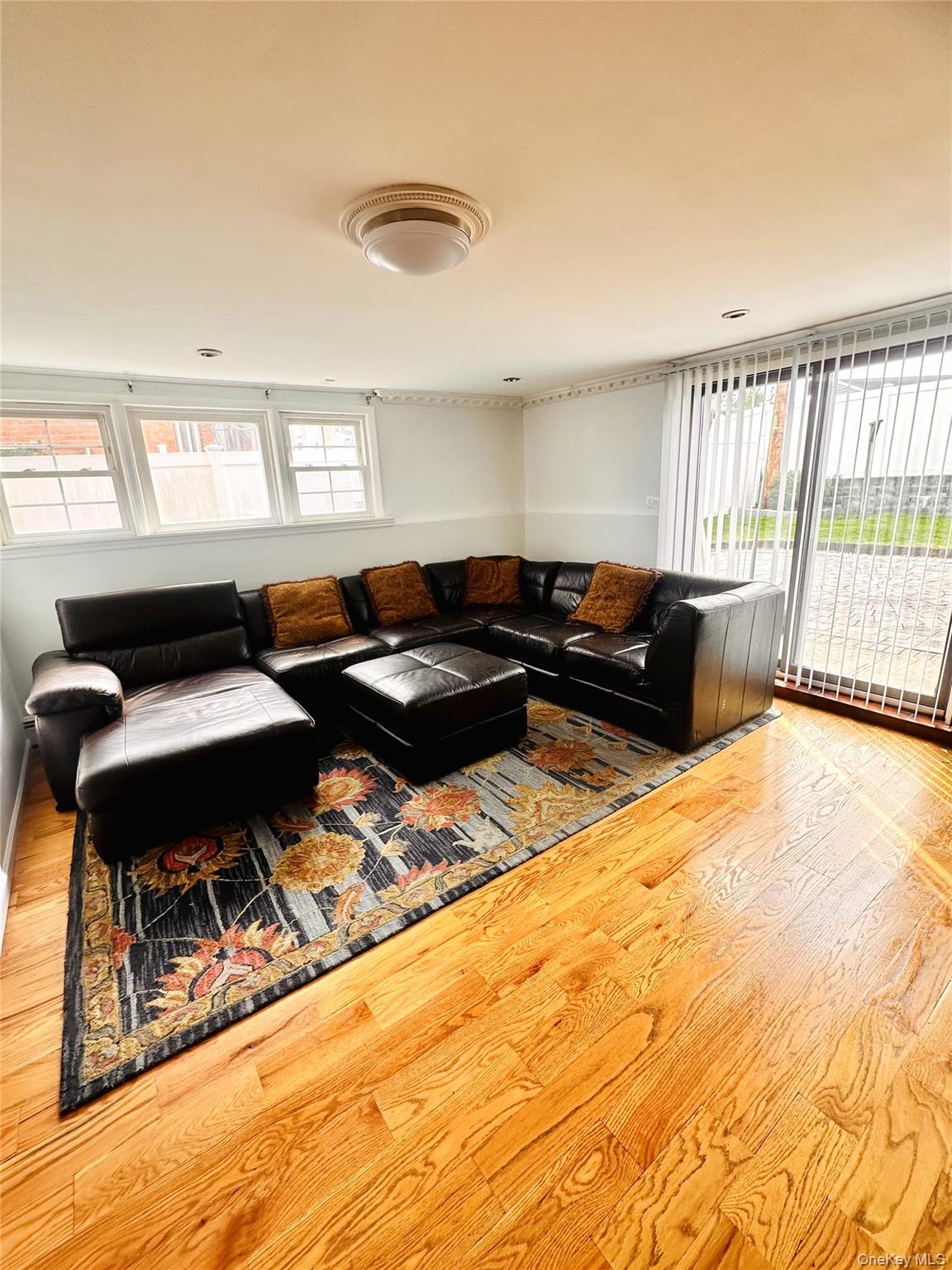 #19 photo, 310 Southwood Circle, Syosset , NY 11791