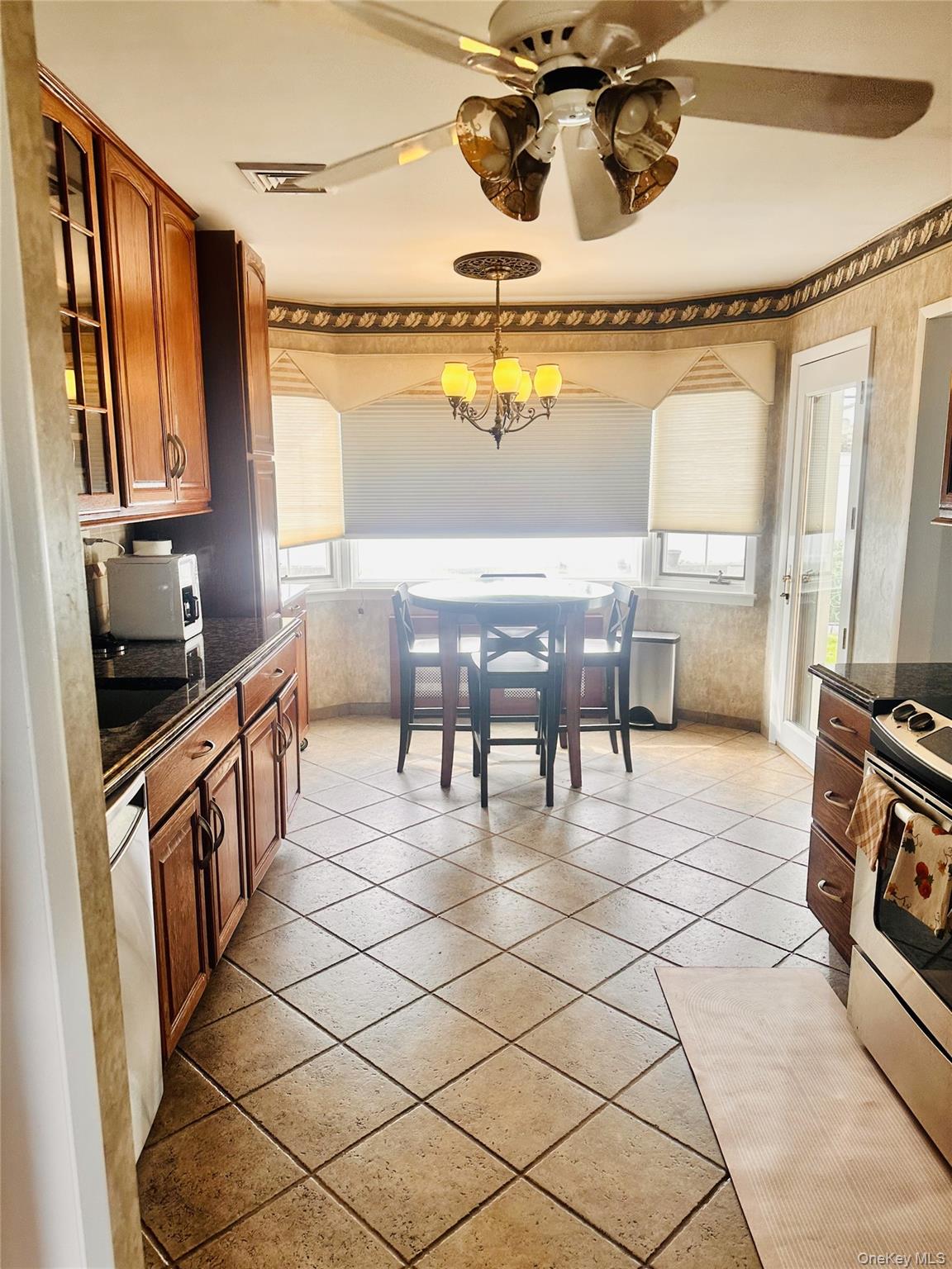 #2 photo, 310 Southwood Circle, Syosset , NY 11791