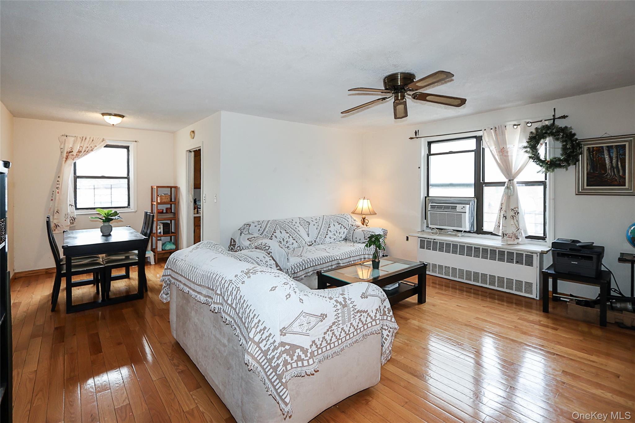 #5 photo, 196-23 73rd Ave, Fresh Meadows , NY 11365