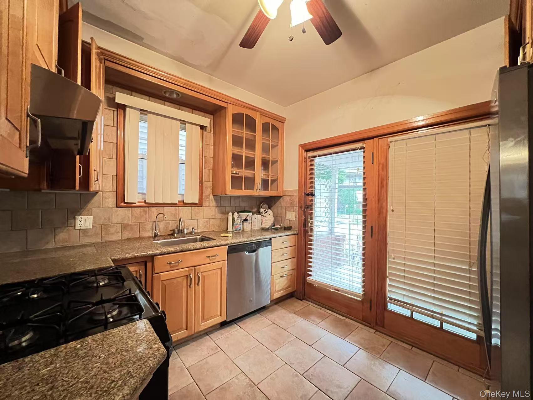 #5 photo, 8517 115th Street, कुईंस Richmond Hill , NY 11418