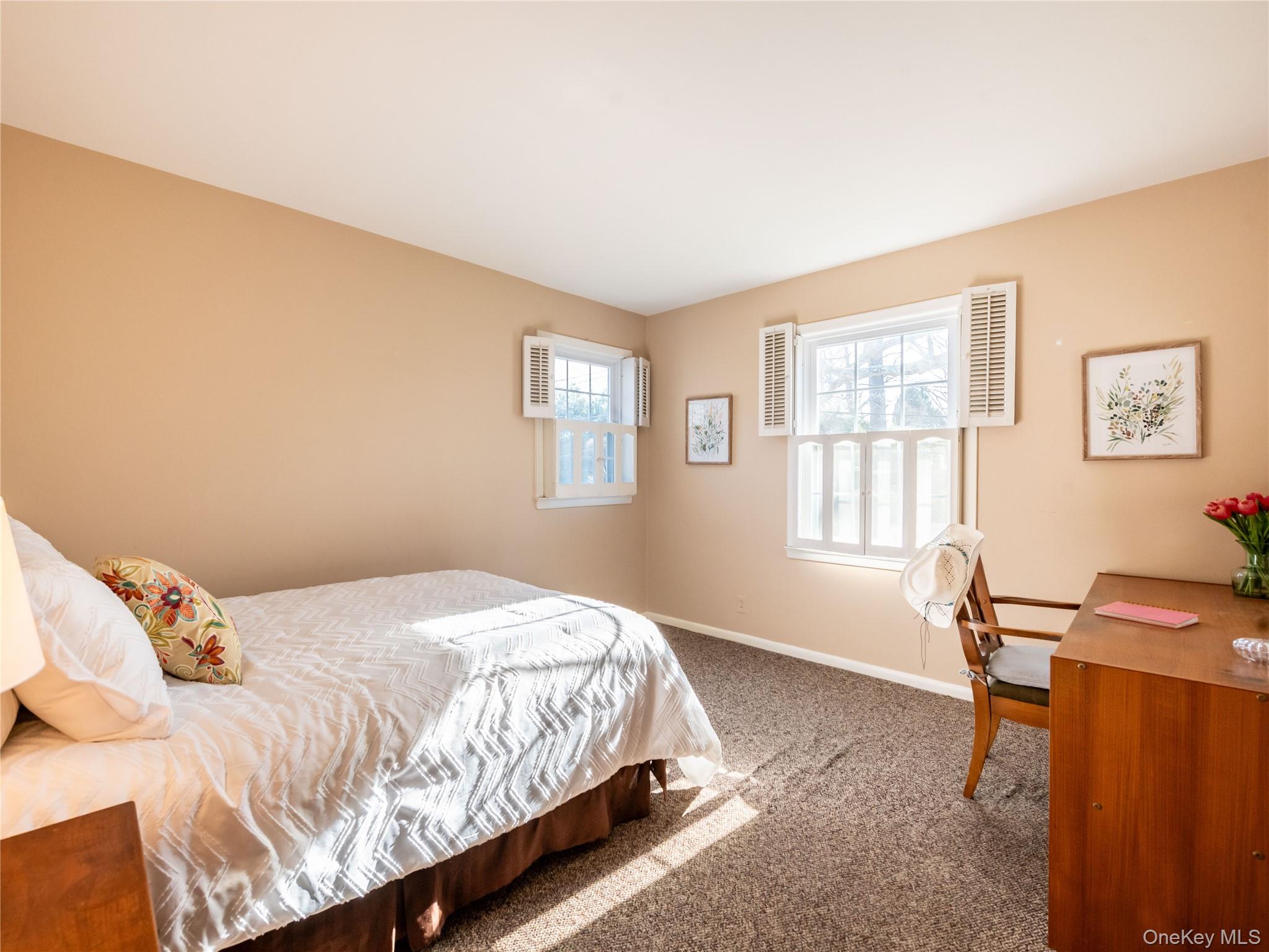 #17 photo, 427 Ryder Road, नासाउ काउंटी Manhasset , NY 11030