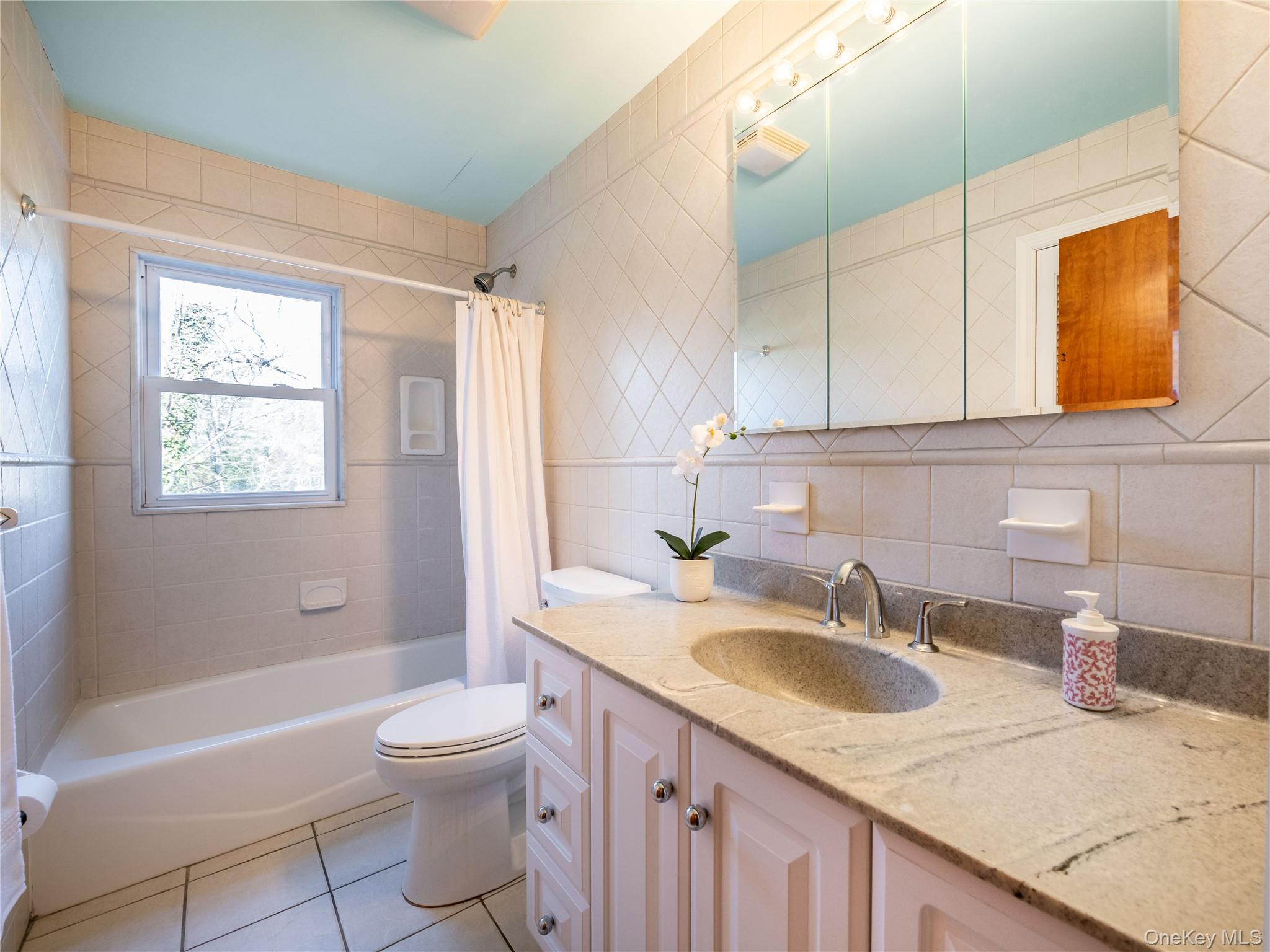 #18 photo, 427 Ryder Road, नासाउ काउंटी Manhasset , NY 11030