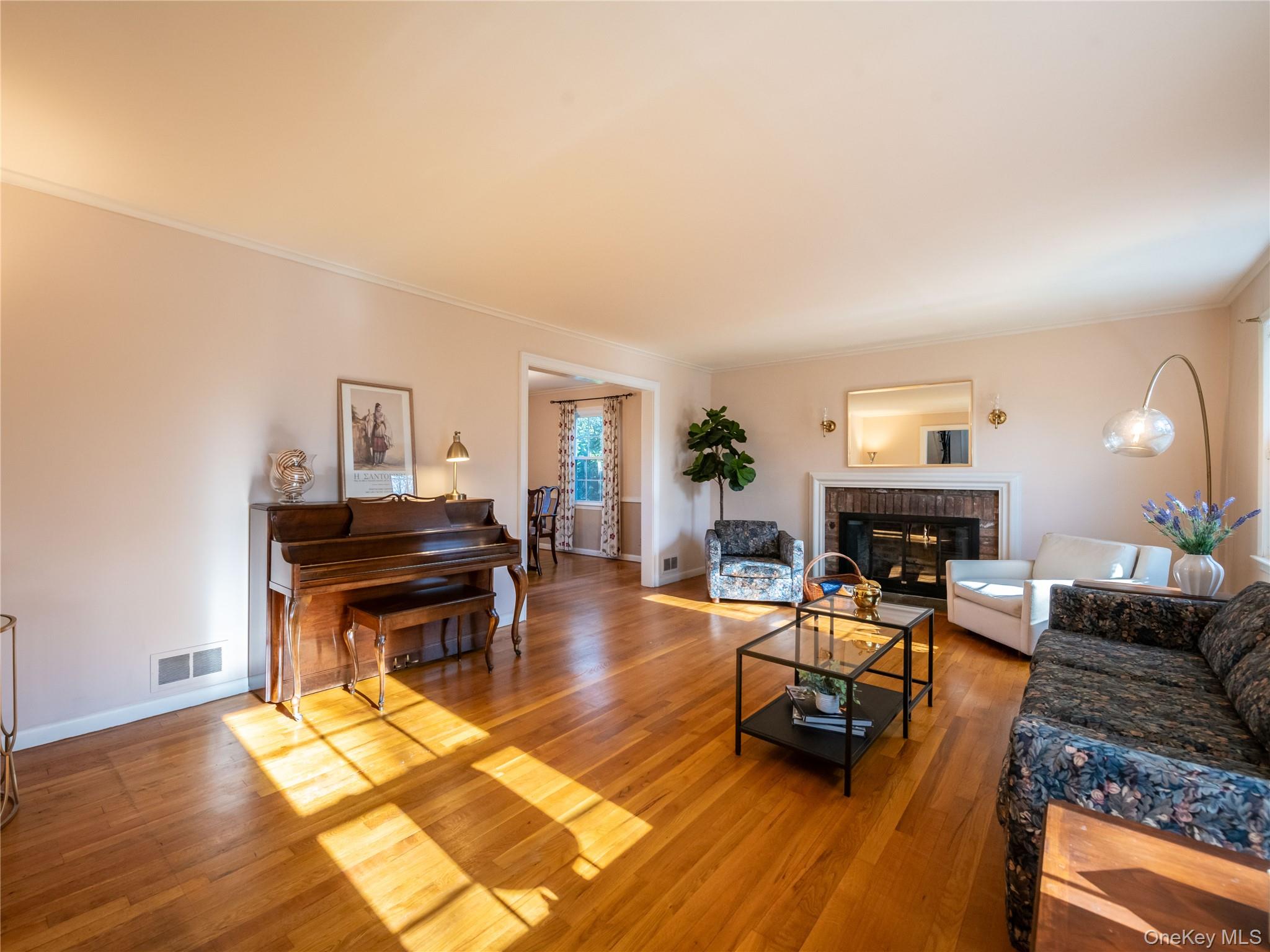 #6 photo, 427 Ryder Road, नासाउ काउंटी Manhasset , NY 11030