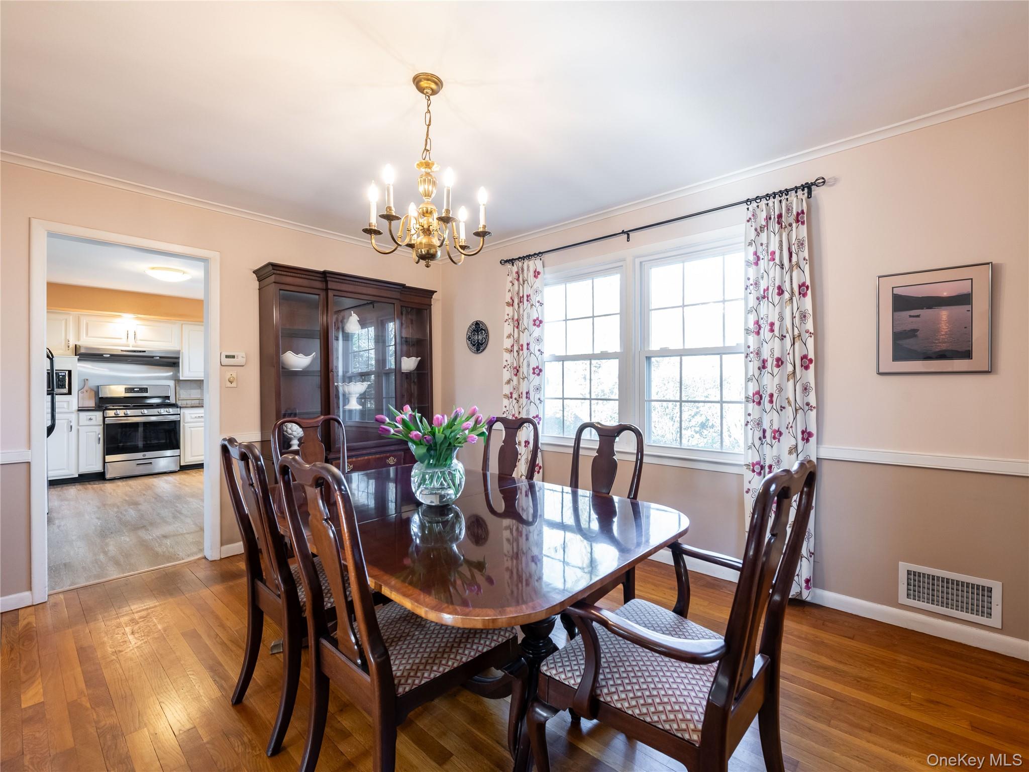 #8 photo, 427 Ryder Road, नासाउ काउंटी Manhasset , NY 11030