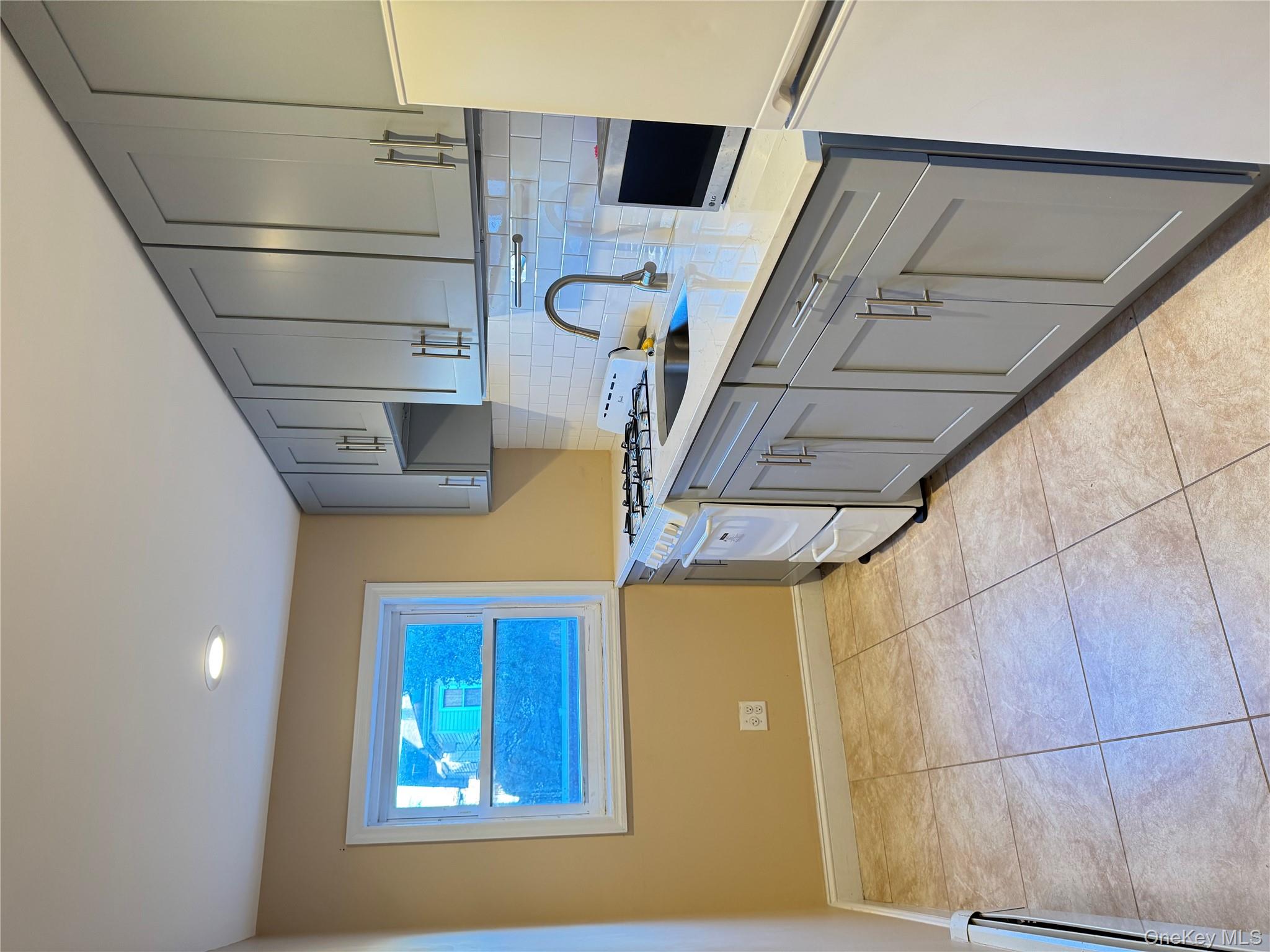 #1 photo, 1019 E 230th Street, הברונקס Bronx , NY 10466