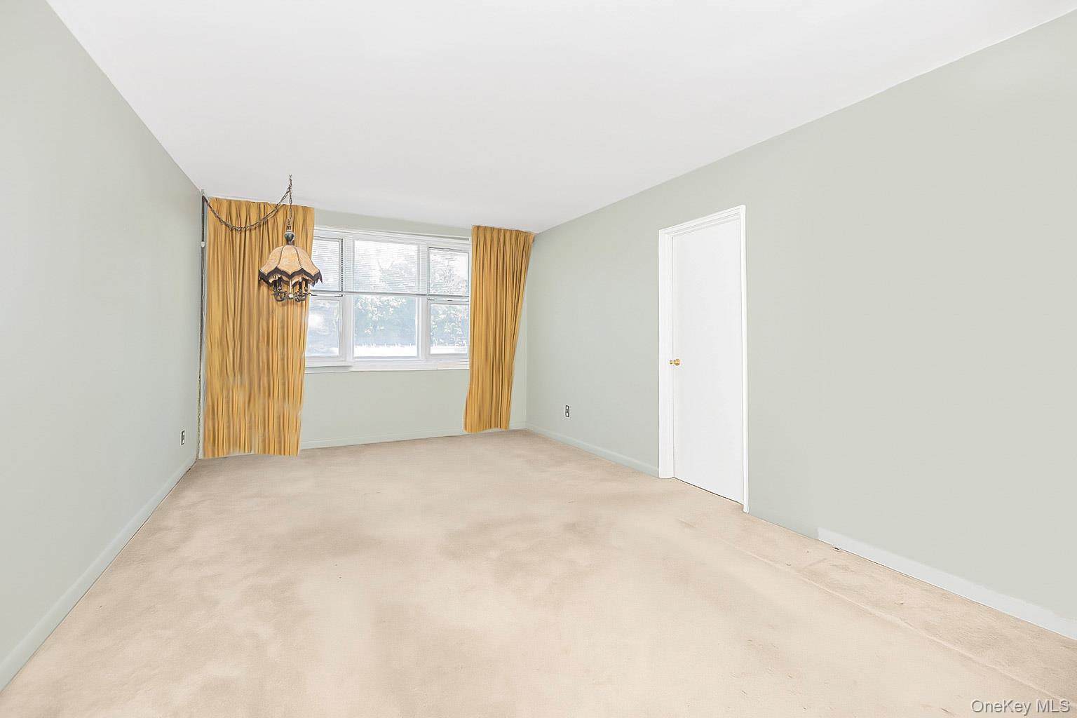 #8 photo, 2 Sadore Lane, Yonkers , NY 10710