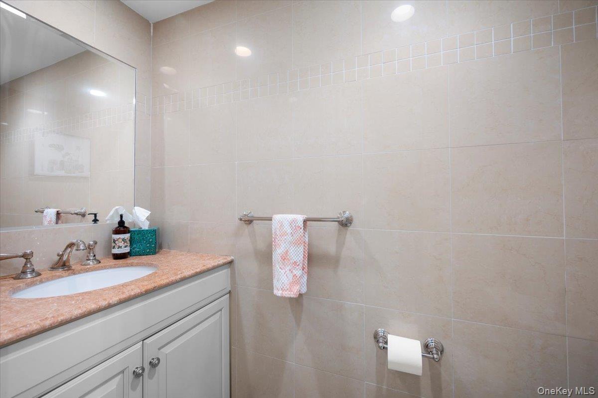 #12 photo, 37 Greenway Lane, Rye Brook , NY 10573