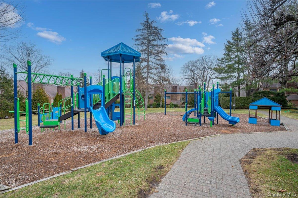 #20 photo, 37 Greenway Lane, Rye Brook , NY 10573