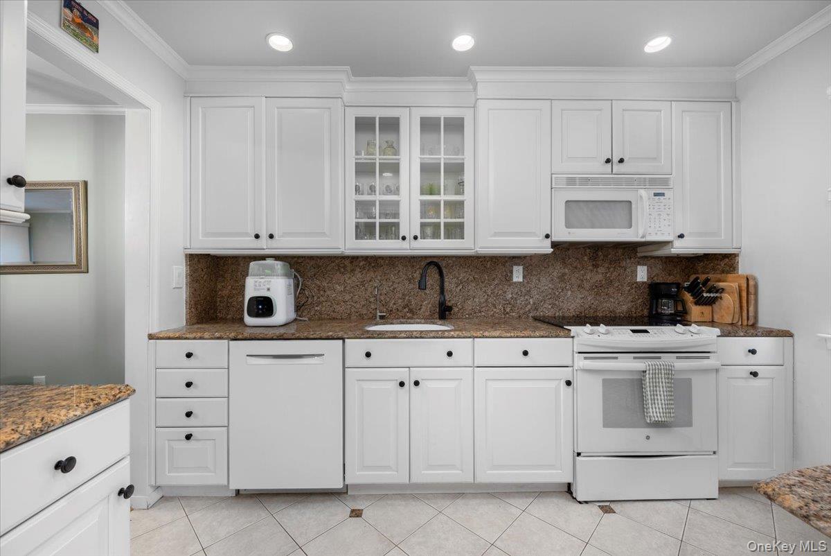 #3 photo, 37 Greenway Lane, Rye Brook , NY 10573