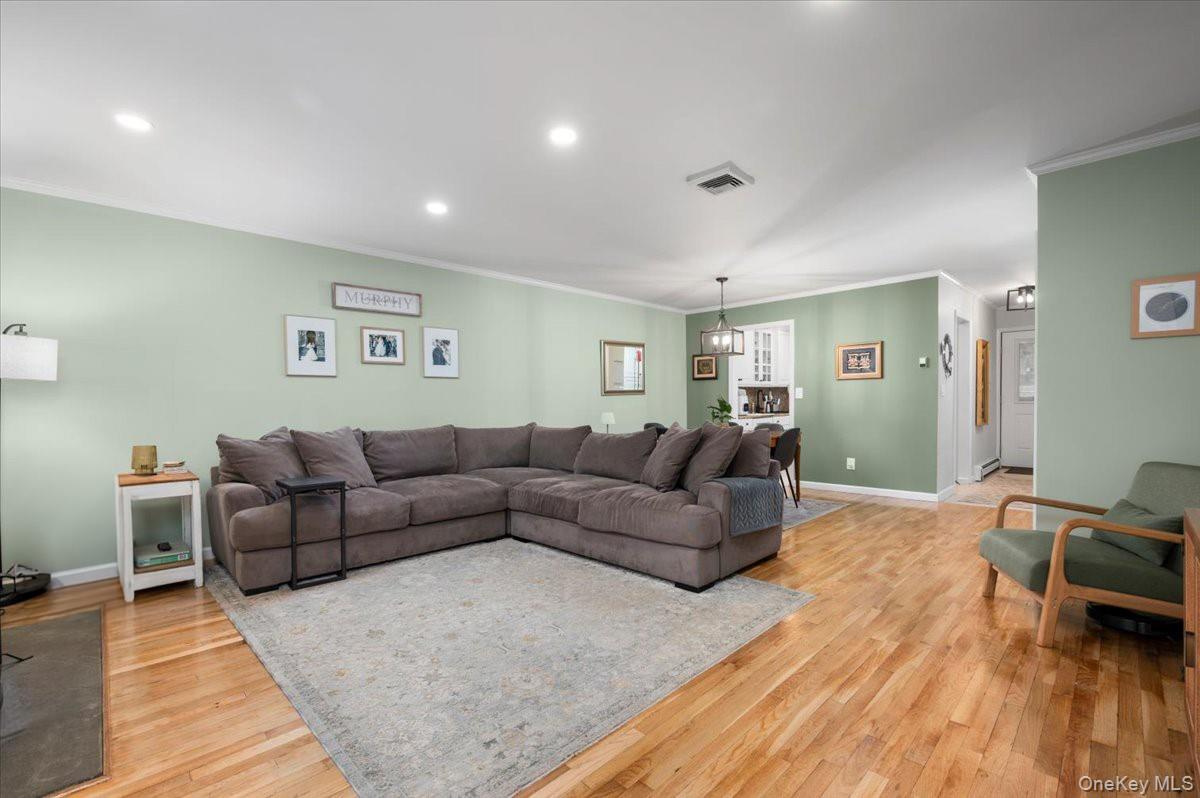 #6 photo, 37 Greenway Lane, Rye Brook , NY 10573