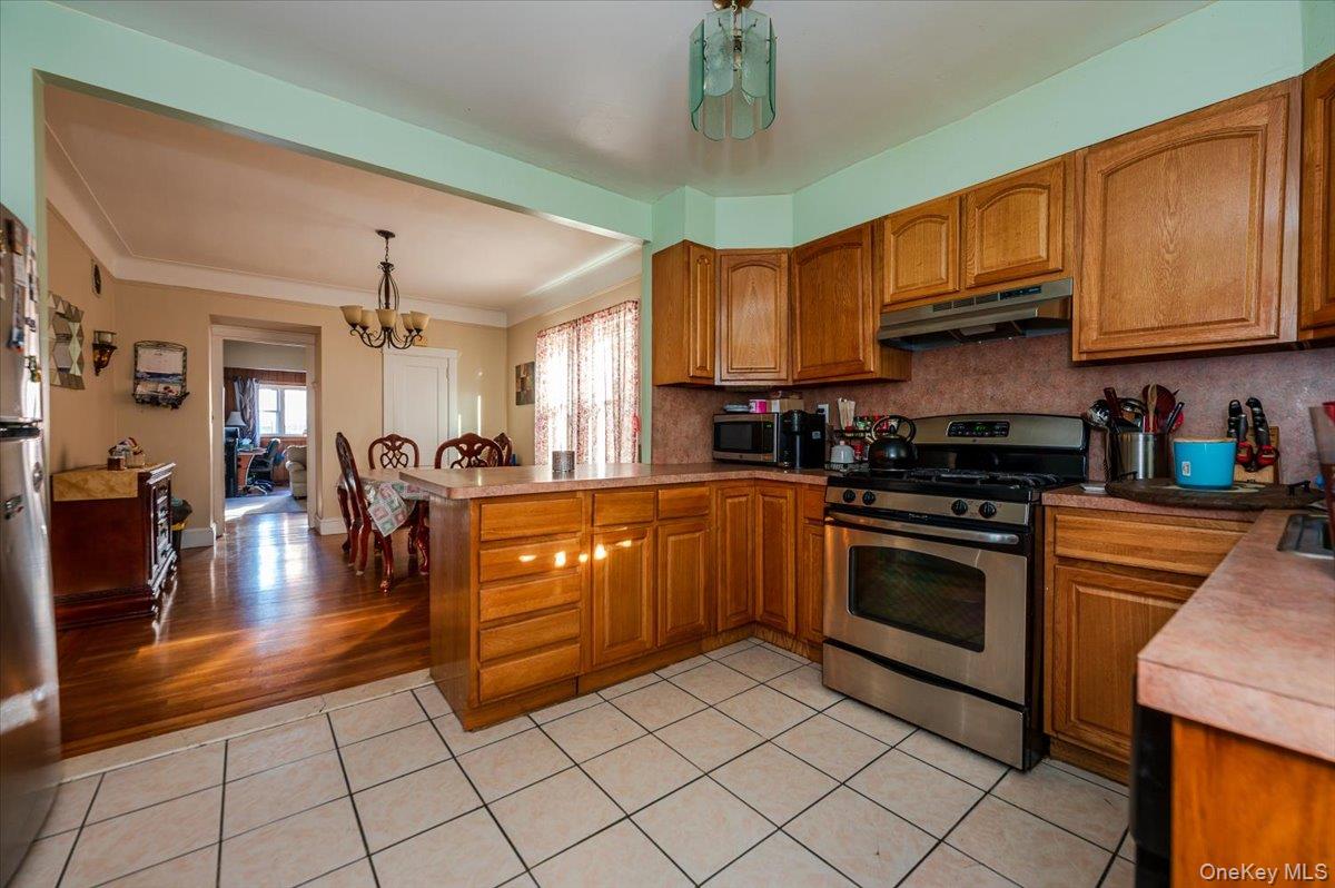 #12 photo, 1917 Haight Avenue, Bronx , NY 10461