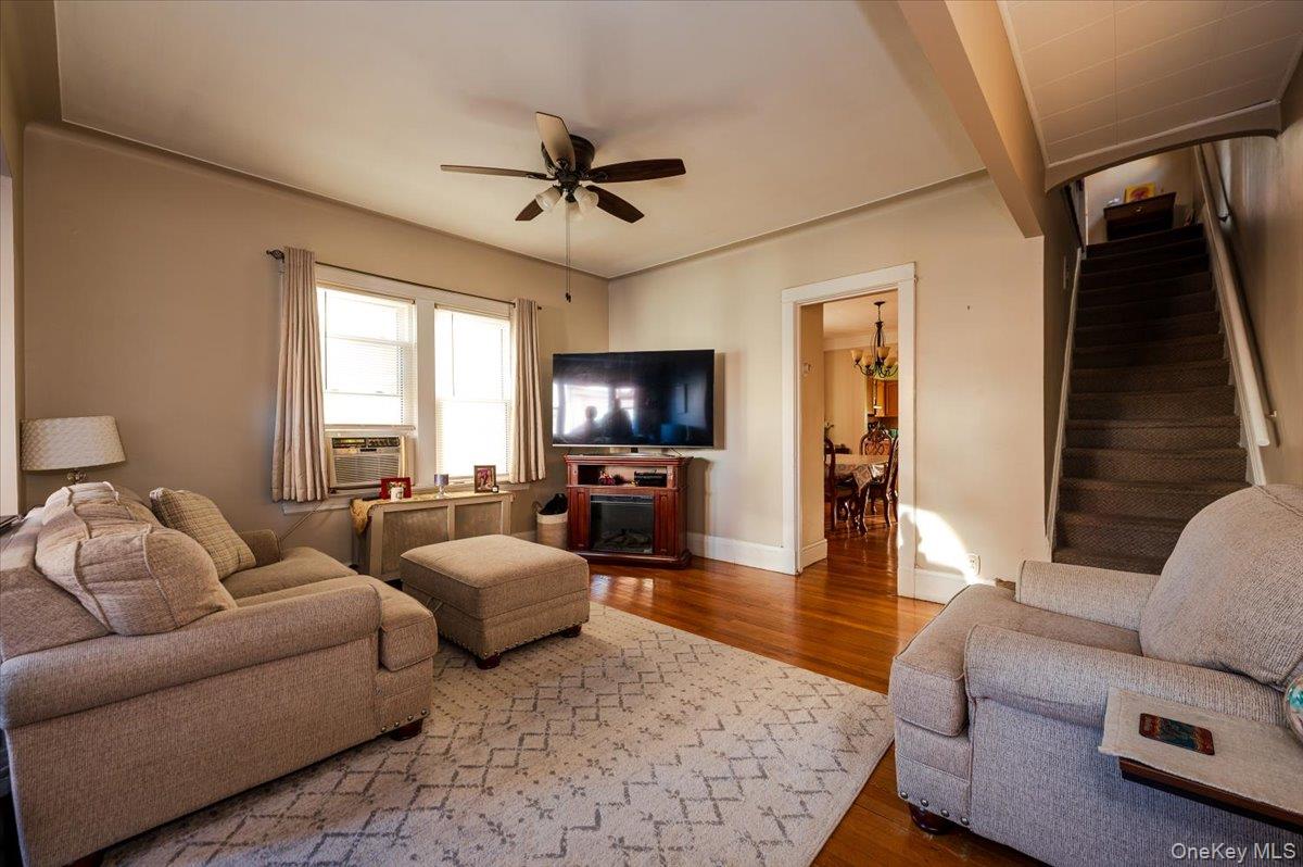 #4 photo, 1917 Haight Avenue, Bronx , NY 10461