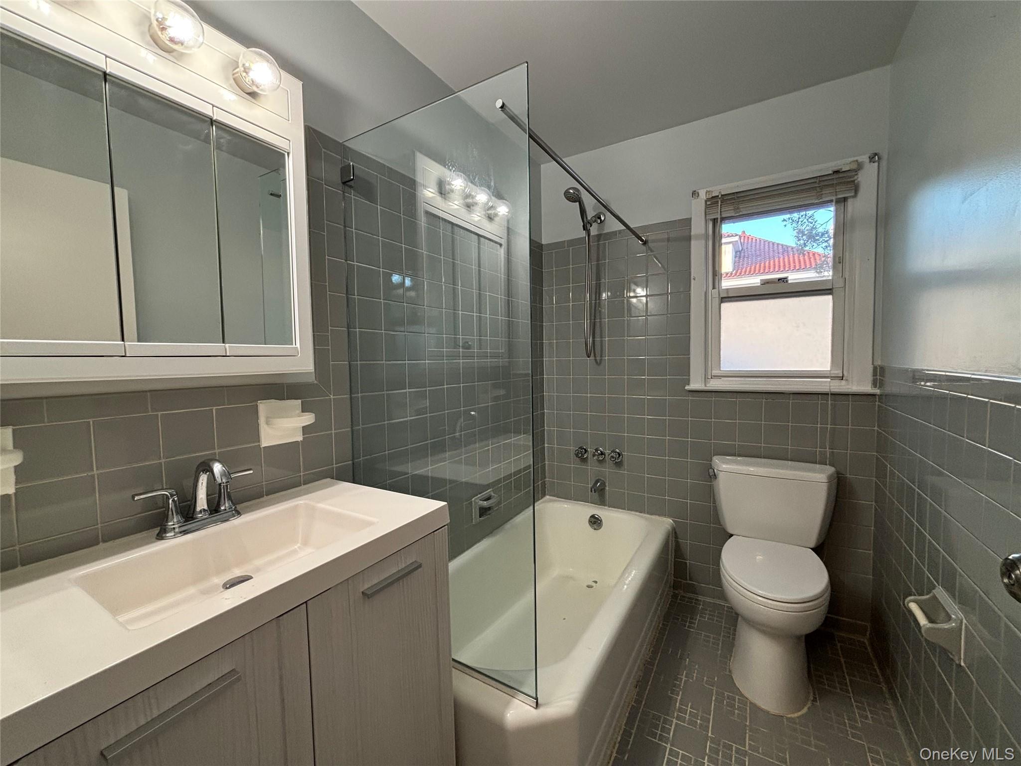 #10 photo, 11 Muir Place, New Rochelle , NY 10801