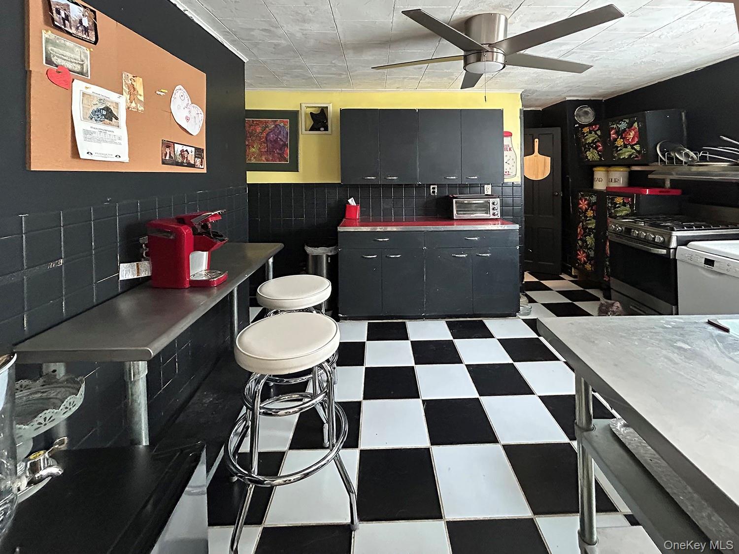 #8 photo, 2884 Atlantic Avenue, Call Listing Agent , NY 12172