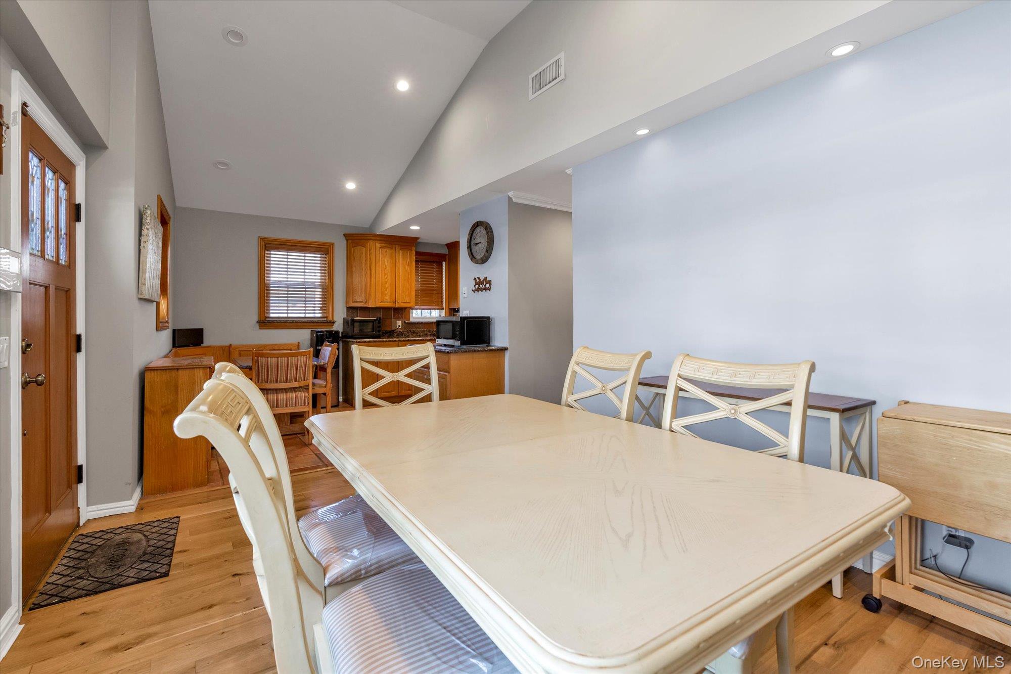 #3 photo, 2528 Balsam Avenue, Нассау ‖ East Meadow , NY 11554