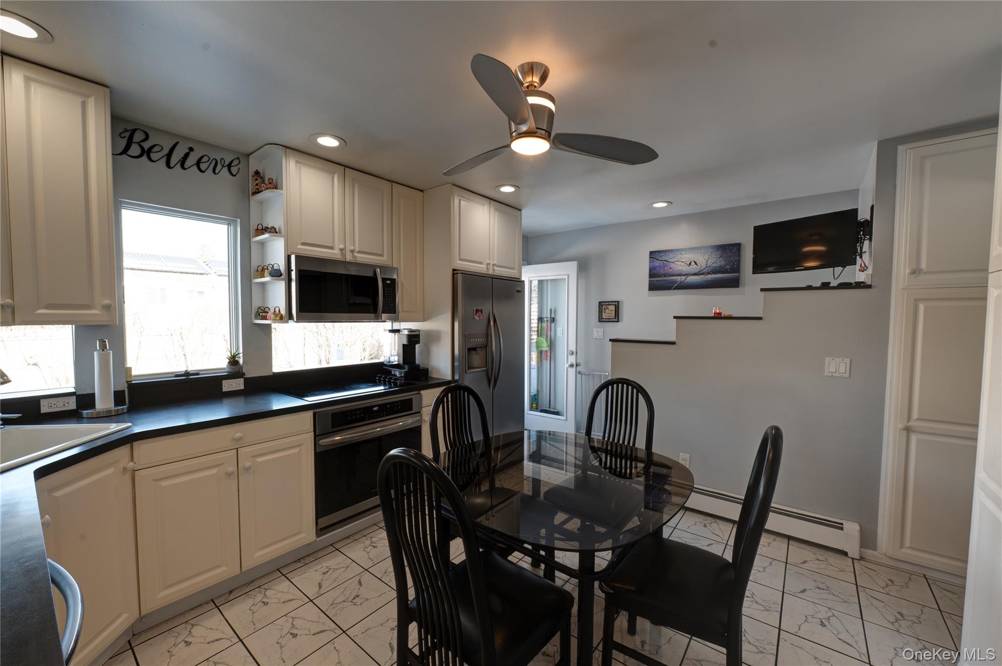 #14 photo, 221 Young Street, Саффолк ‖ West Babylon , NY 11704