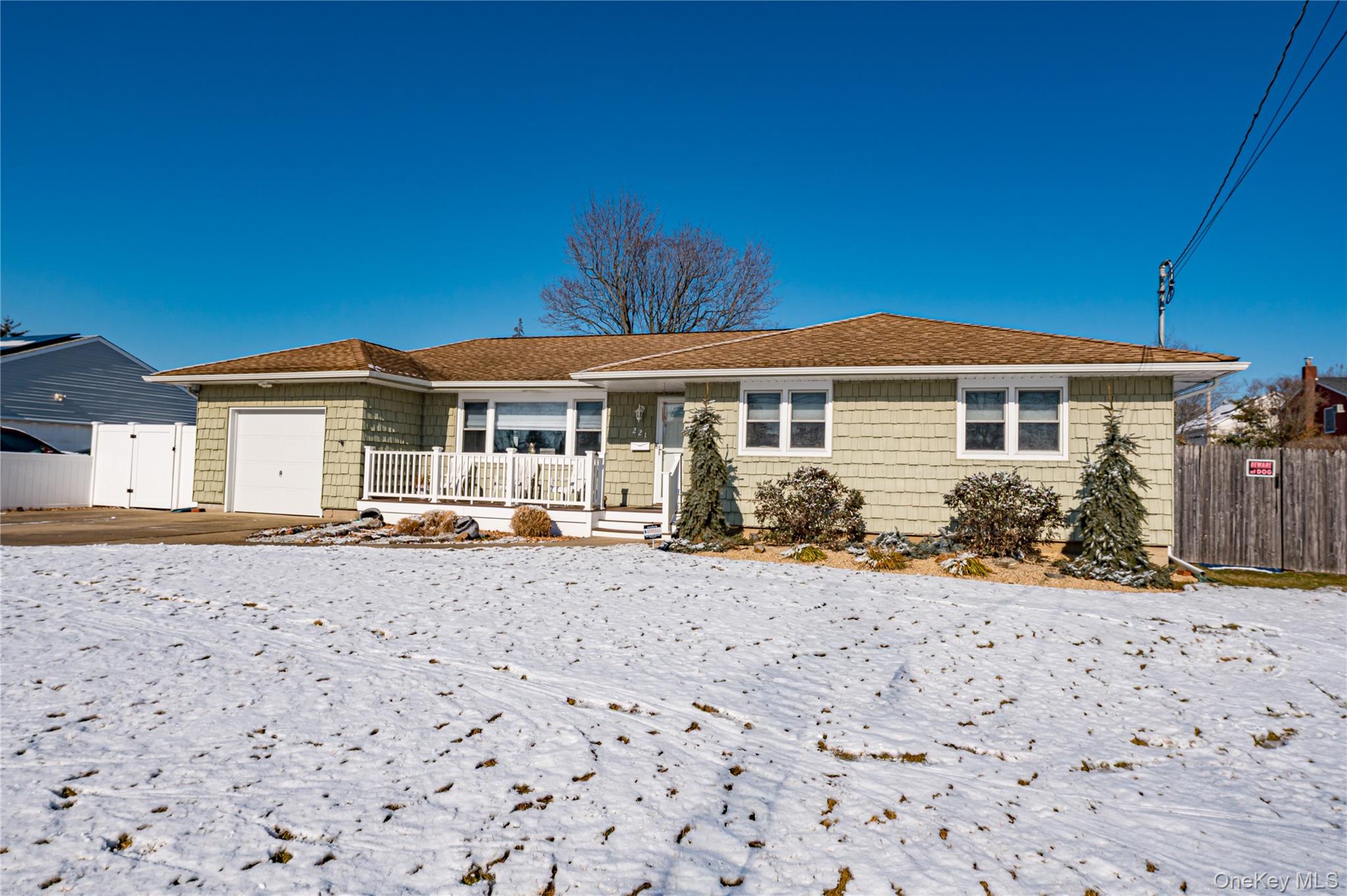 #2 photo, 221 Young Street, Саффолк ‖ West Babylon , NY 11704