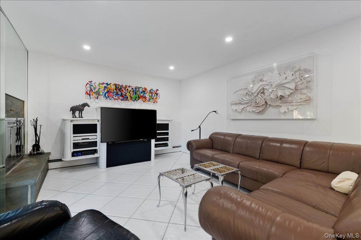 #16 photo, 3427 Carey Lane, 长岛 Baldwin , NY 11510