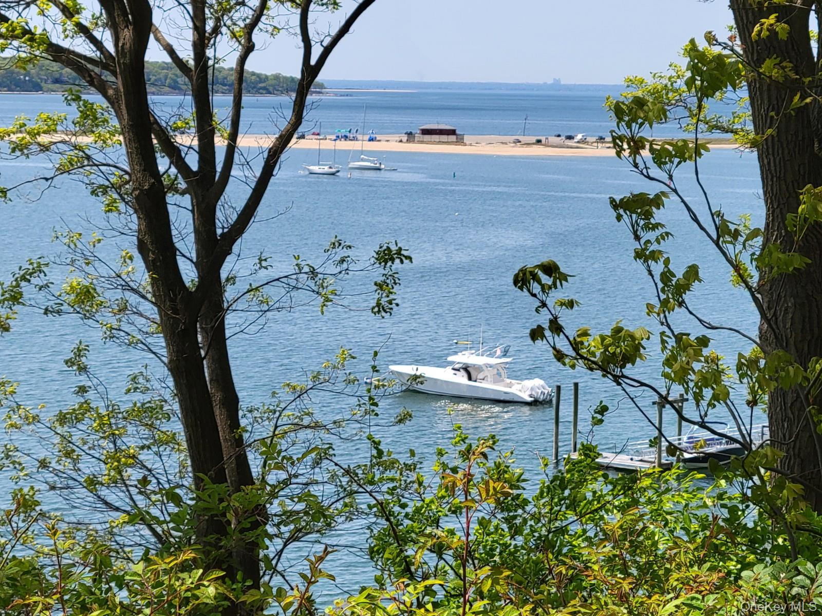 #17 photo, 144 Old Winkle Point Road, מחוז סאפוק Northport , NY 11768