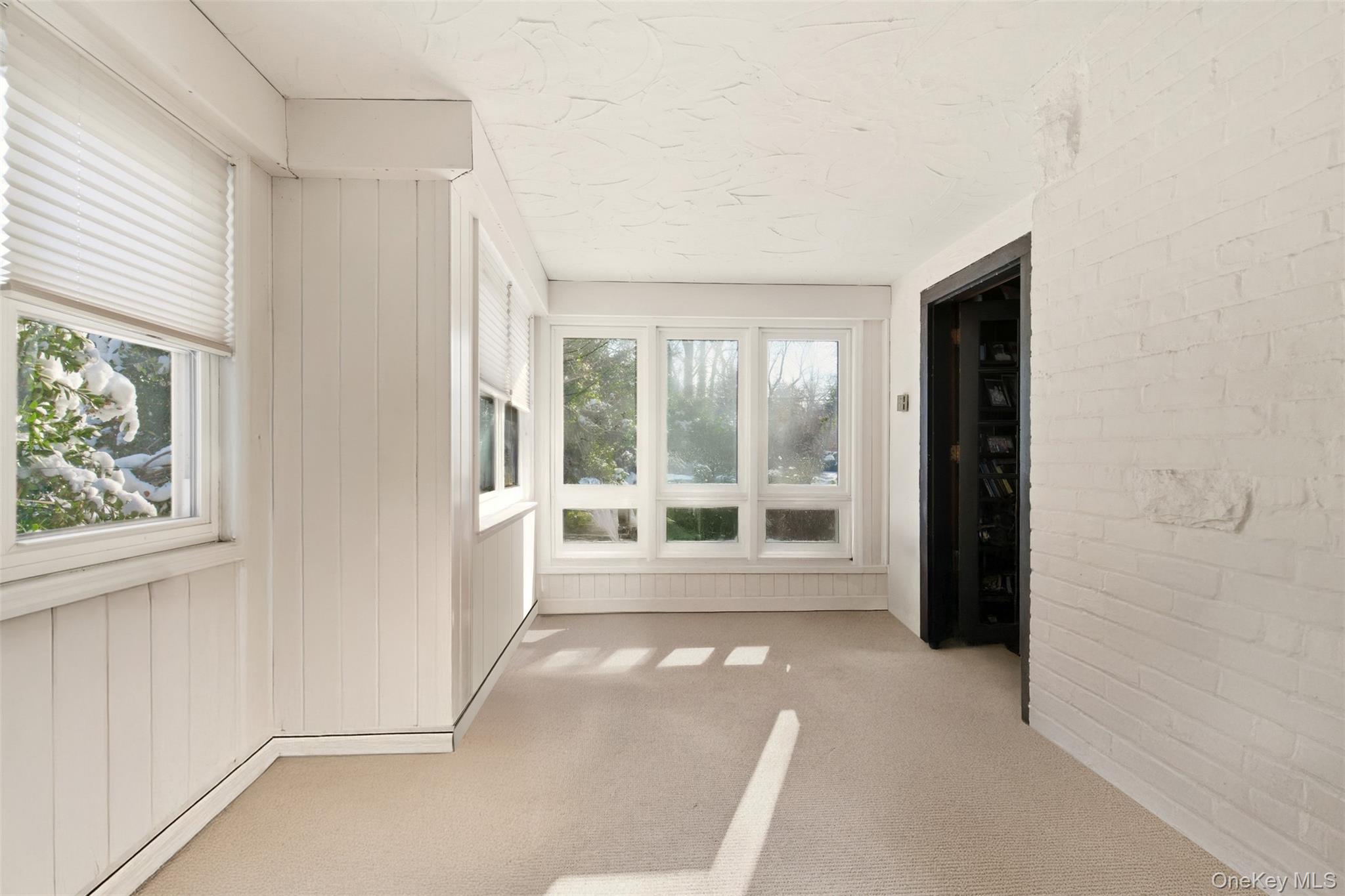 #12 photo, 54 Summit Drive, Manhasset , NY 11030