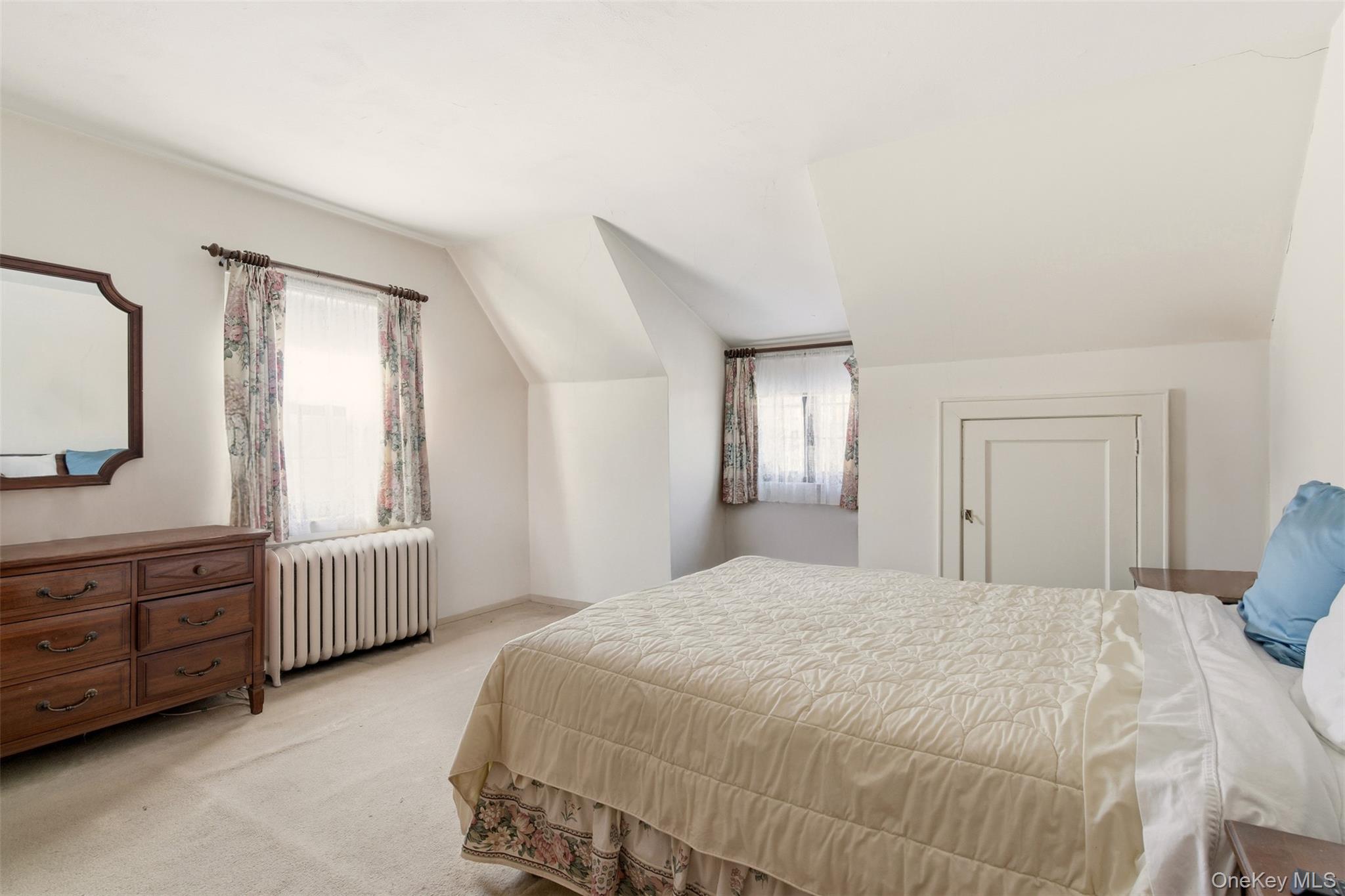 #13 photo, 54 Summit Drive, Manhasset , NY 11030