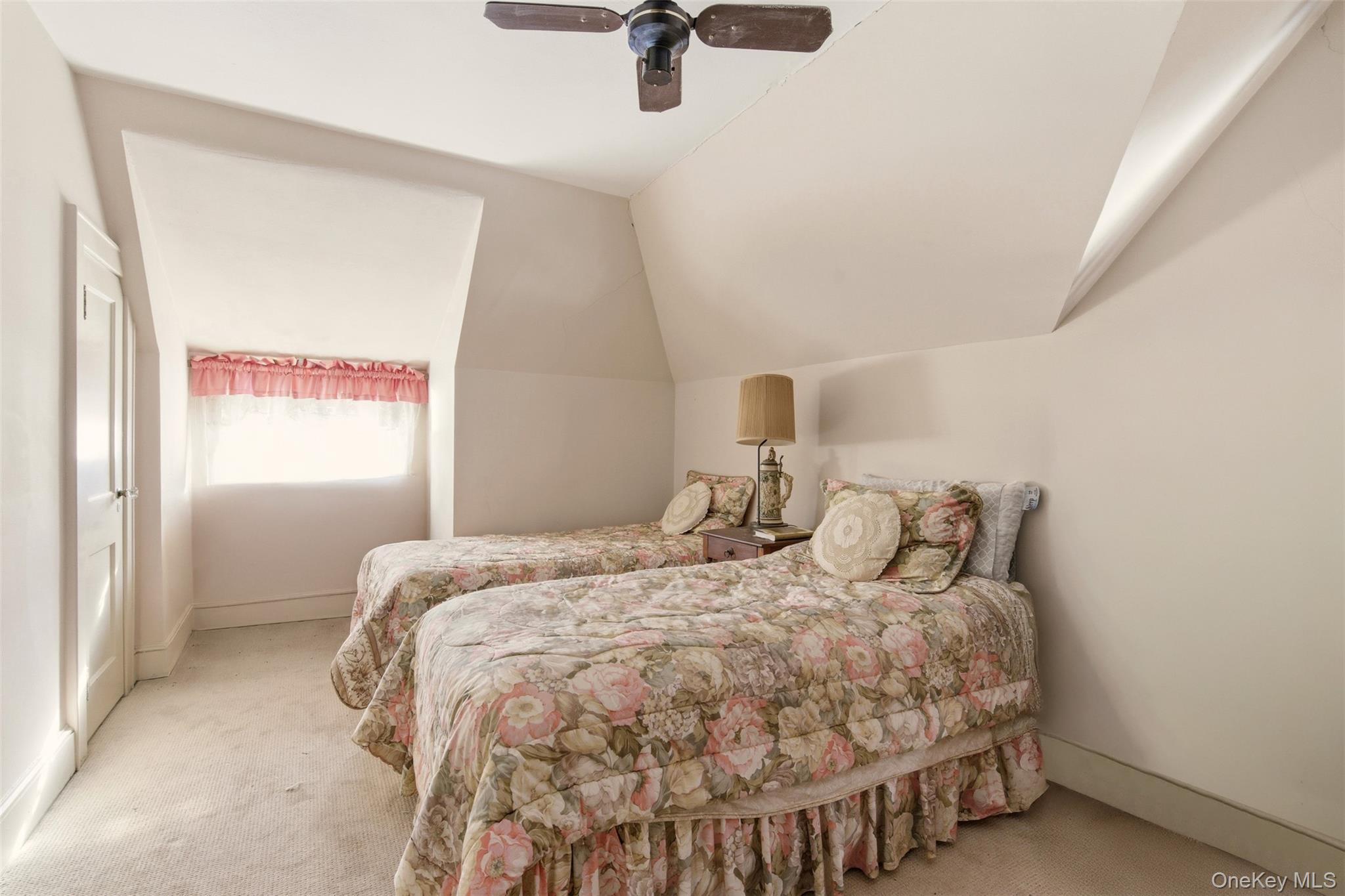 #14 photo, 54 Summit Drive, Manhasset , NY 11030