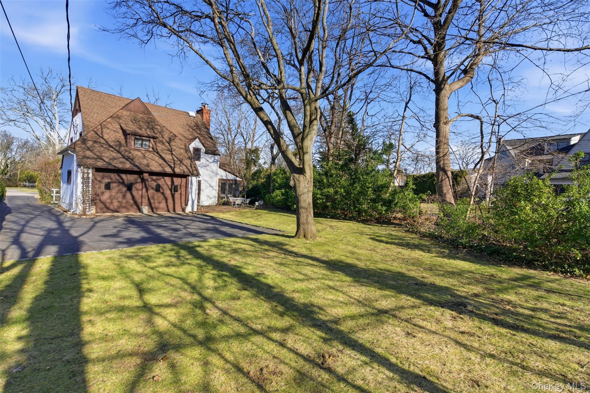 #19 photo, 54 Summit Drive, Manhasset , NY 11030