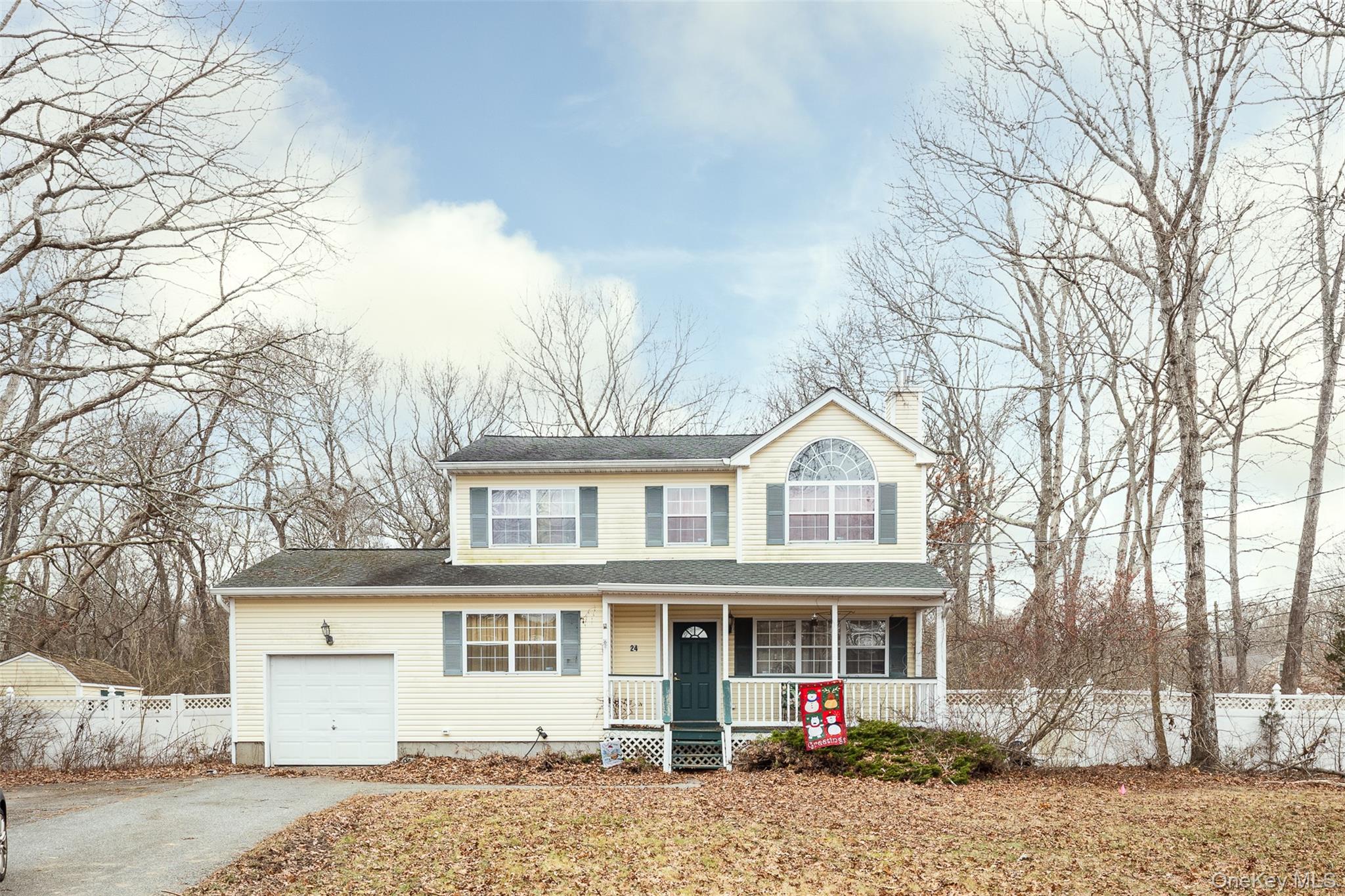 #1 photo, 24 lonscreek Place, Саффолк ‖ Mastic Beach , NY 11951