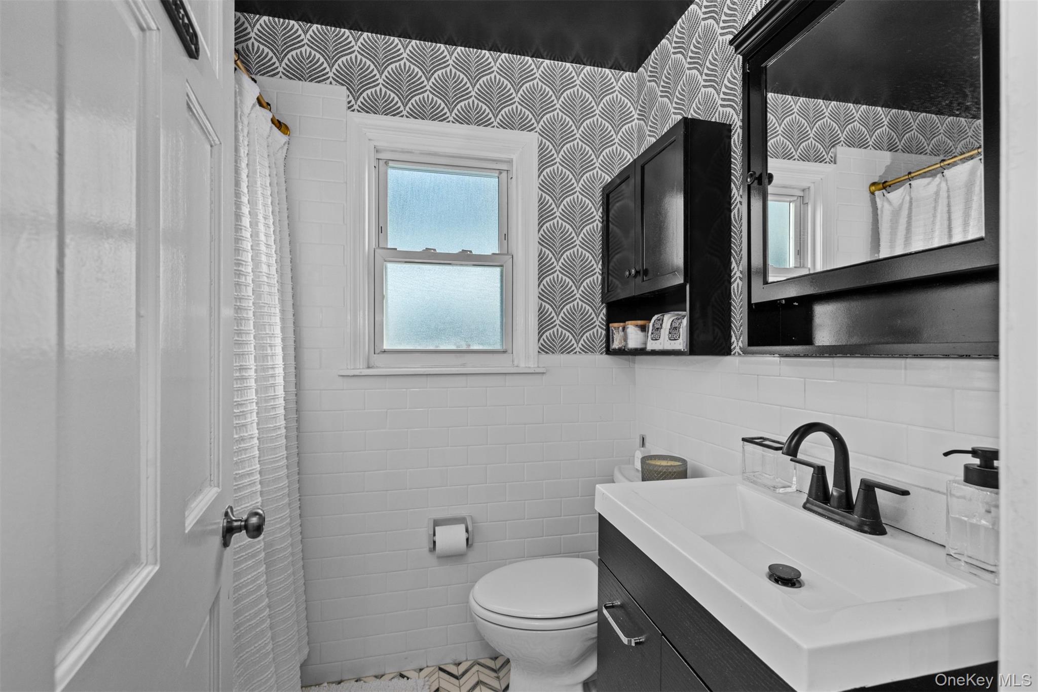 #16 photo, 194 W Neck Road, Huntington , NY 11743