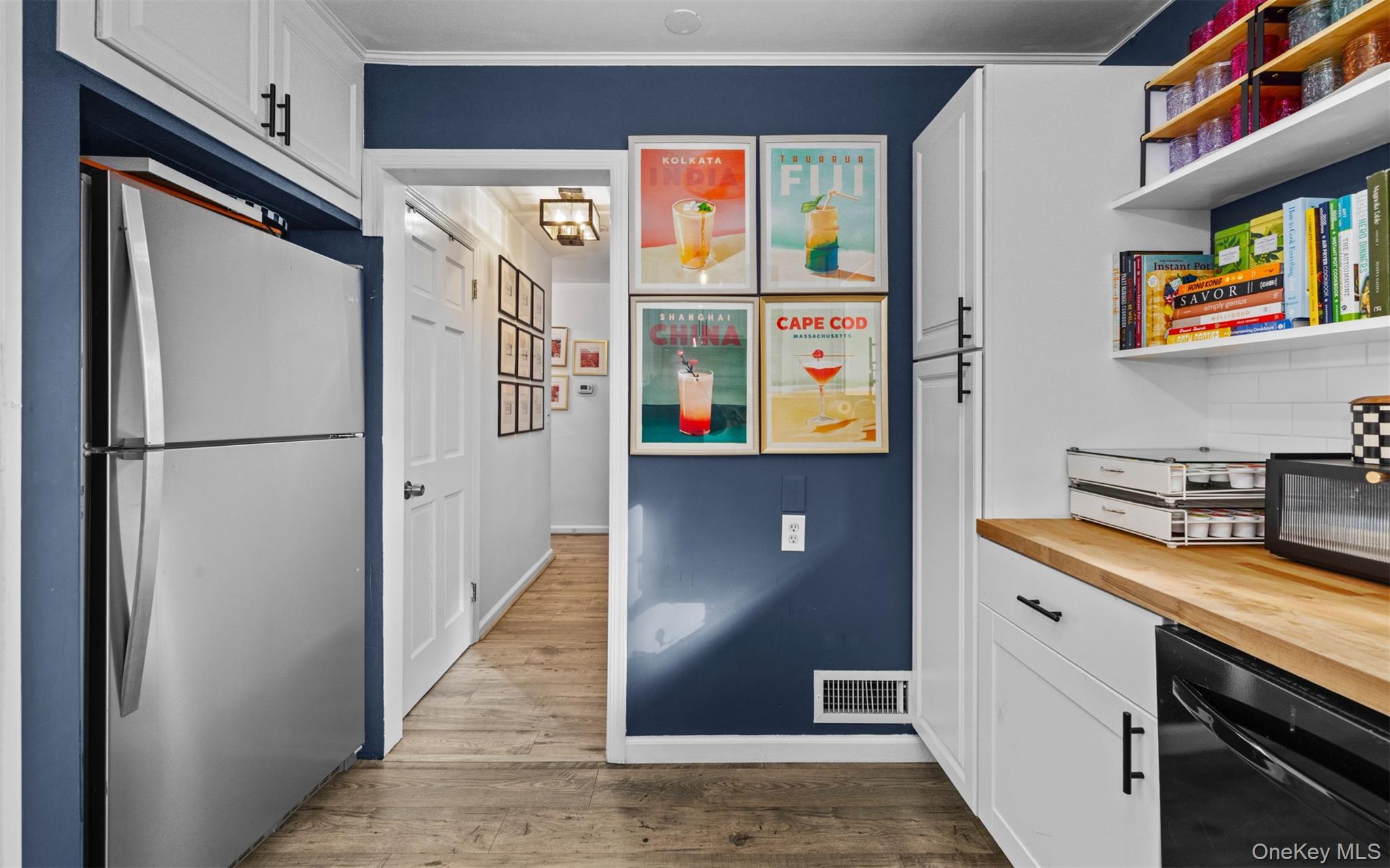 #8 photo, 194 W Neck Road, Huntington , NY 11743