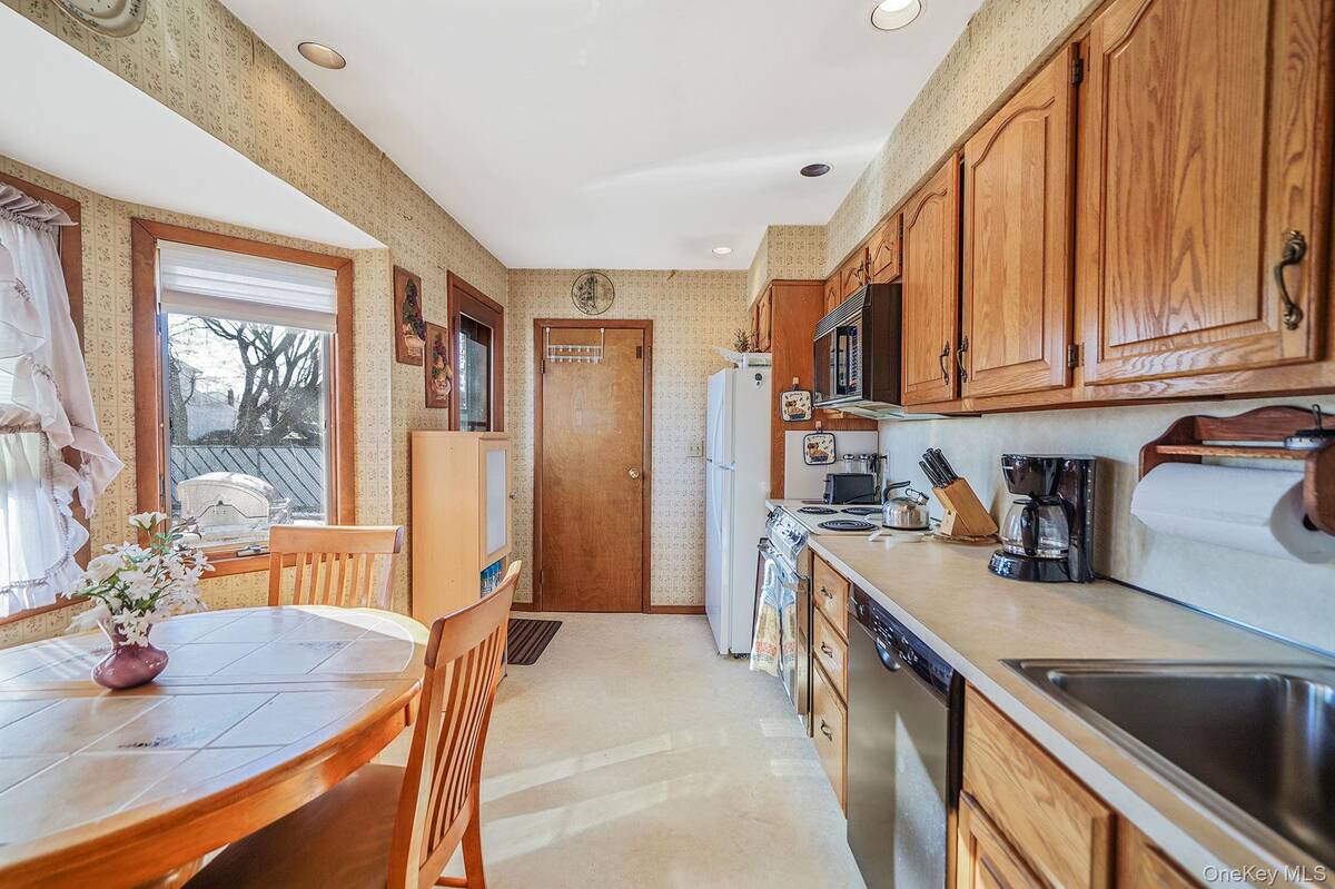 #14 photo, 34 Pine Acres Boulevard, Deer Park , NY 11729