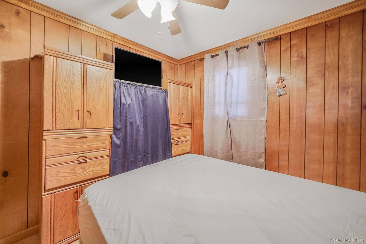 #20 photo, 34 Pine Acres Boulevard, Deer Park , NY 11729