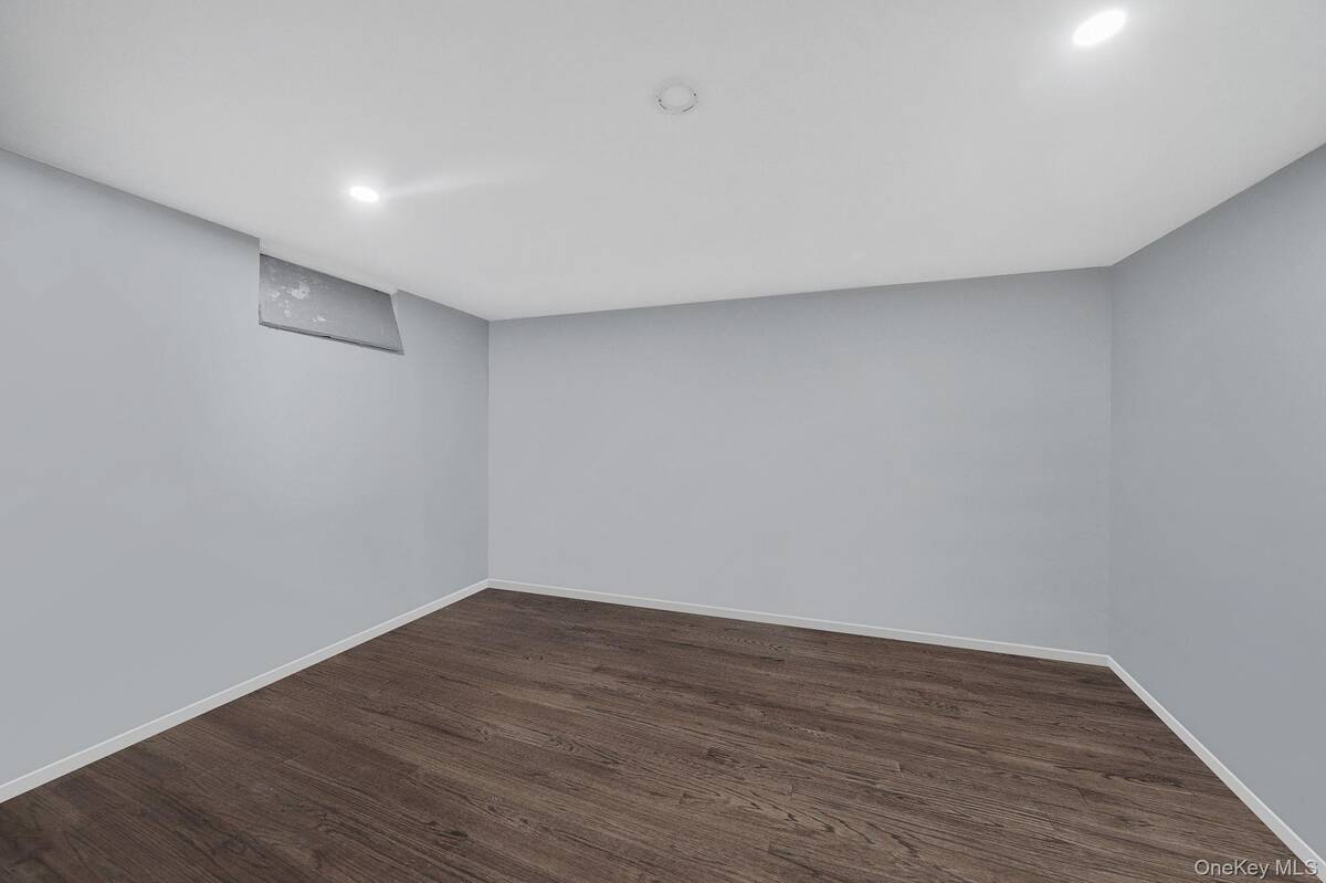 #23 photo, 139 Madison Street, Mastic , NY 11950