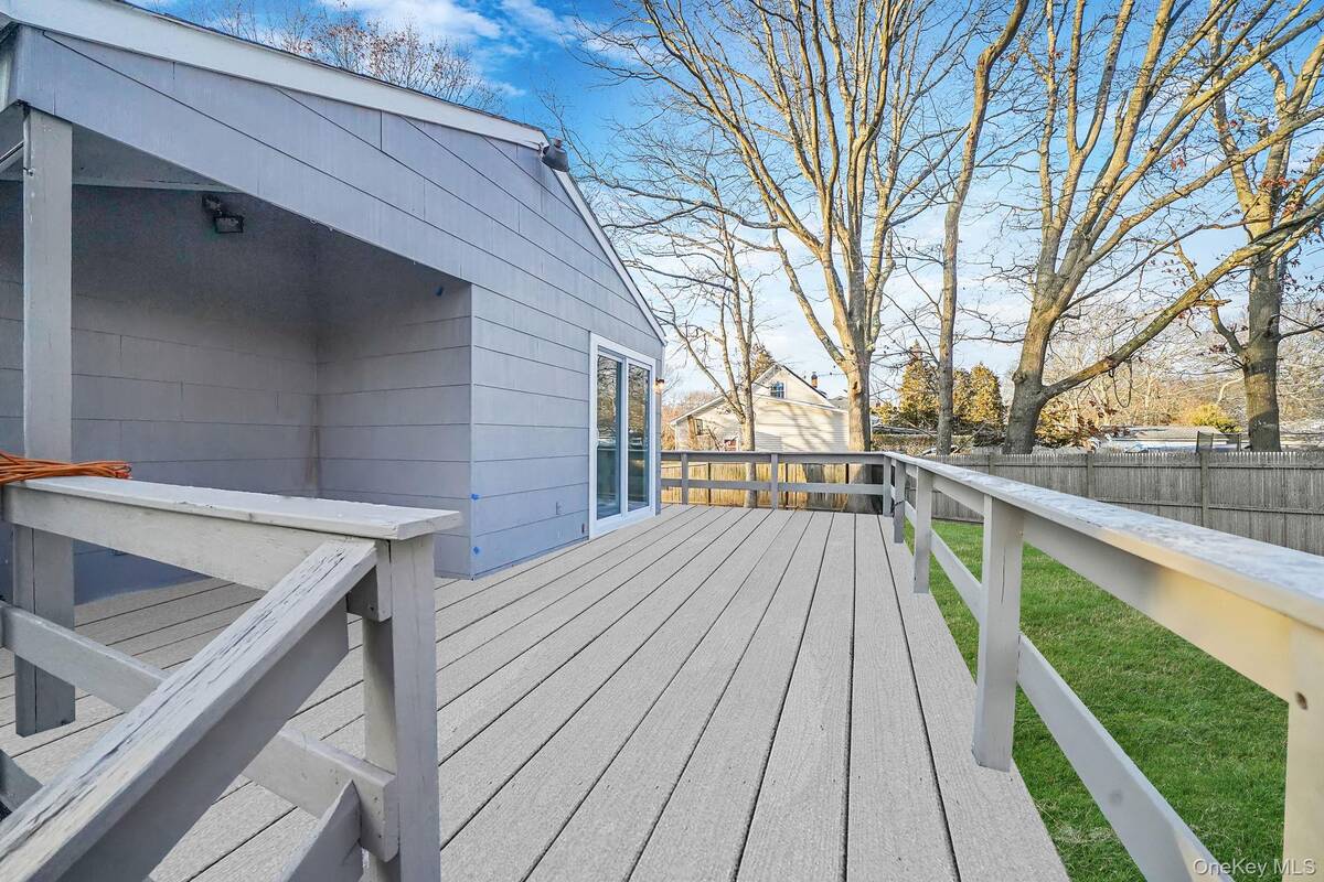 #25 photo, 139 Madison Street, Mastic , NY 11950