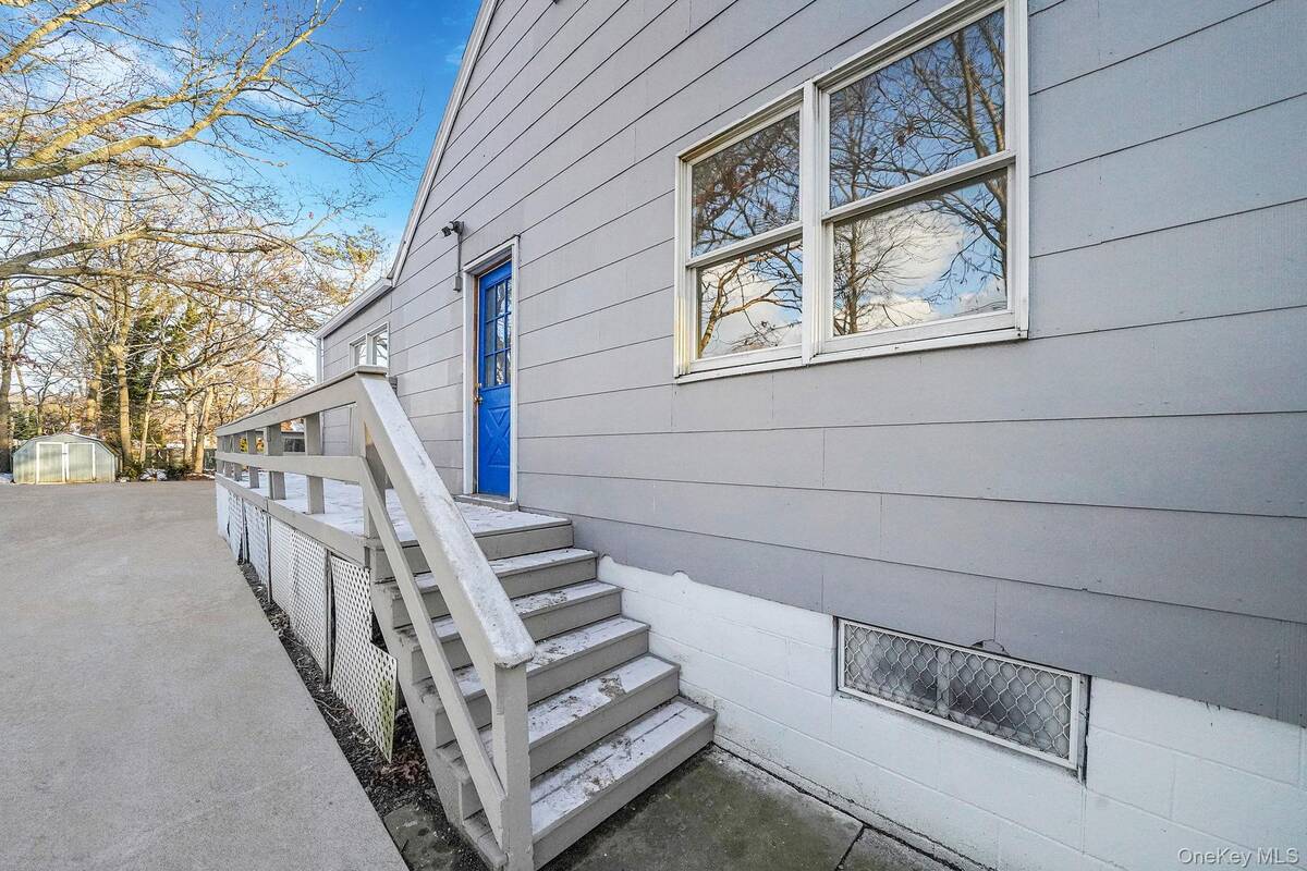 #27 photo, 139 Madison Street, Mastic , NY 11950