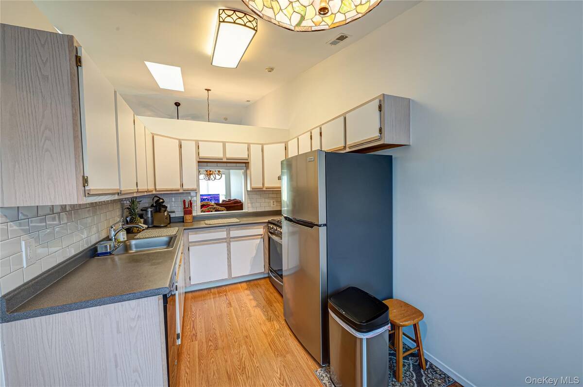 #12 photo, 757 Spring Lake Drive, Саффолк ‖ Middle Island , NY 11953