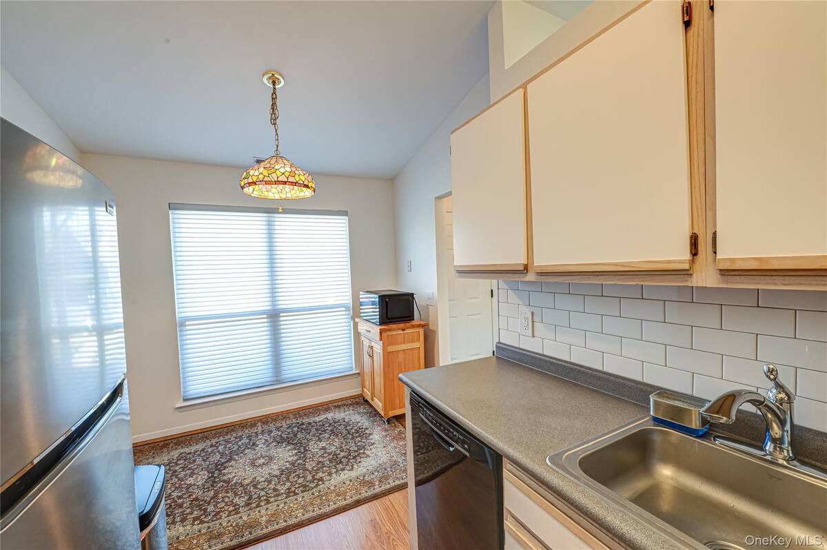 #15 photo, 757 Spring Lake Drive, Саффолк ‖ Middle Island , NY 11953