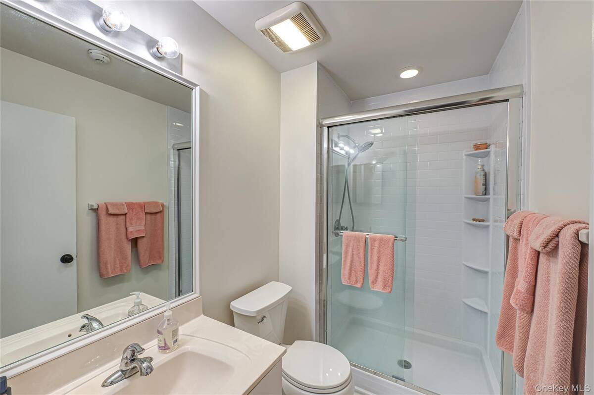 #18 photo, 757 Spring Lake Drive, Саффолк ‖ Middle Island , NY 11953