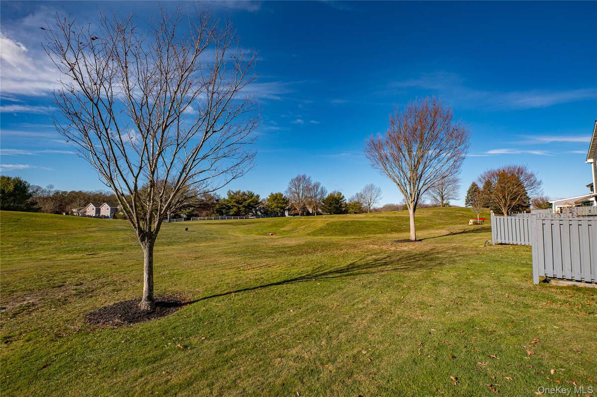 #26 photo, 757 Spring Lake Drive, Саффолк ‖ Middle Island , NY 11953