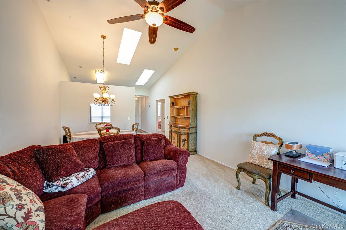 #5 photo, 757 Spring Lake Drive, Саффолк ‖ Middle Island , NY 11953