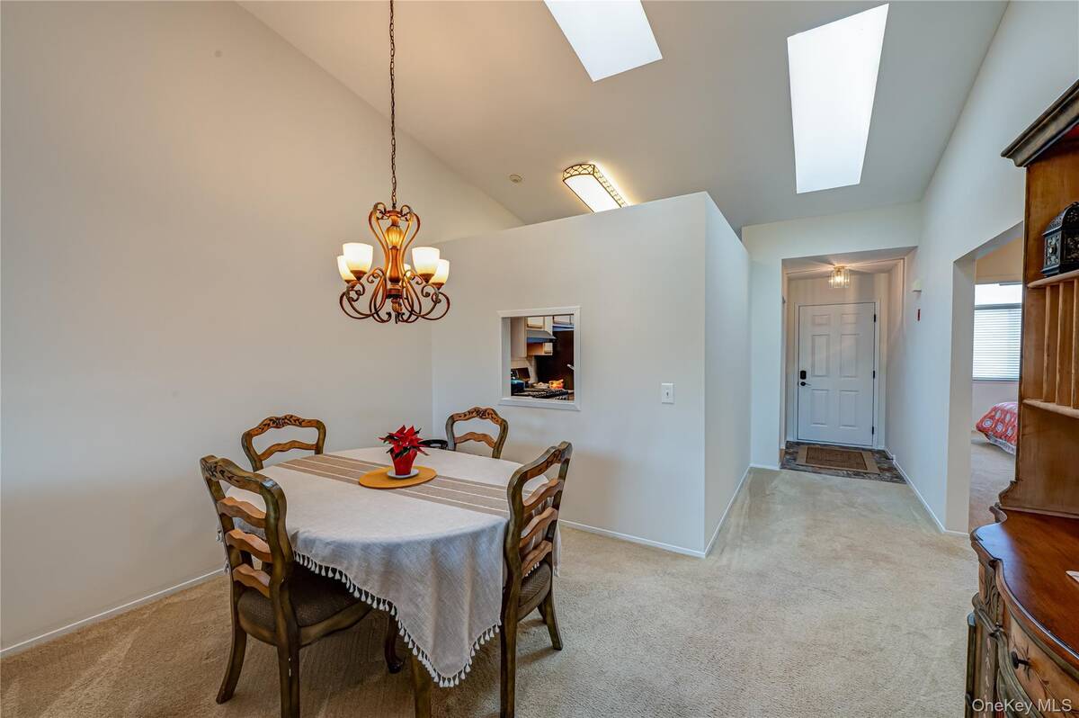 #8 photo, 757 Spring Lake Drive, Саффолк ‖ Middle Island , NY 11953