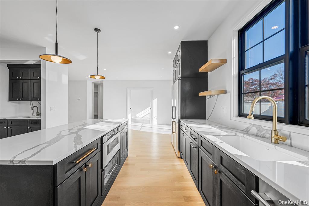 #12 photo, 2386 Marlboro Street, Нассау ‖ East Meadow , NY 11554