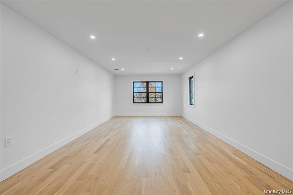 #30 photo, 2386 Marlboro Street, Нассау ‖ East Meadow , NY 11554