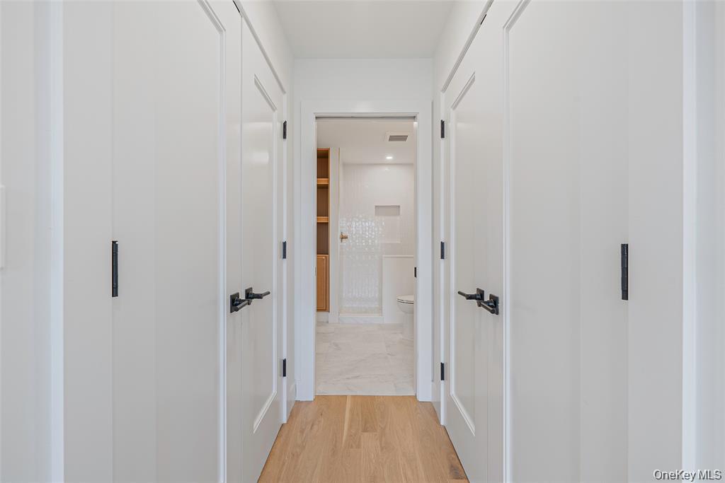 #37 photo, 2386 Marlboro Street, Нассау ‖ East Meadow , NY 11554