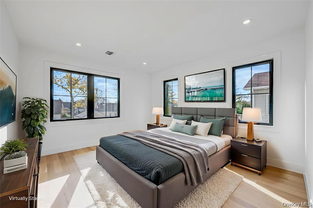 #43 photo, 2386 Marlboro Street, Нассау ‖ East Meadow , NY 11554