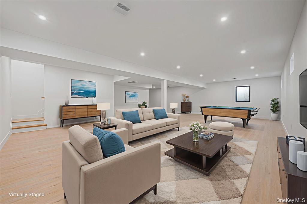 #45 photo, 2386 Marlboro Street, Нассау ‖ East Meadow , NY 11554