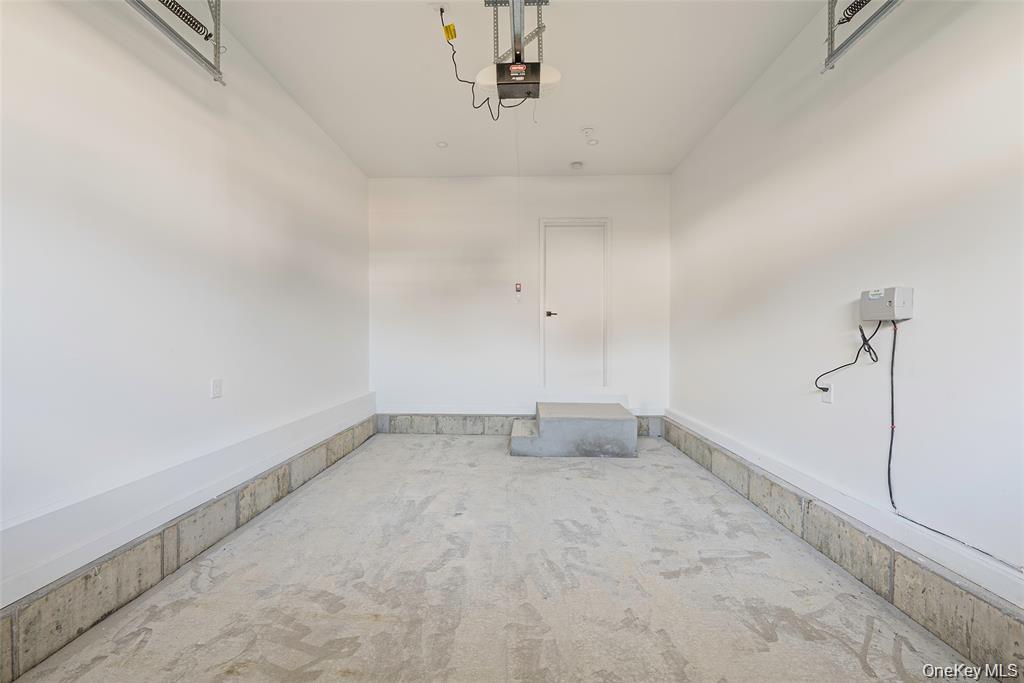 #48 photo, 2386 Marlboro Street, Нассау ‖ East Meadow , NY 11554