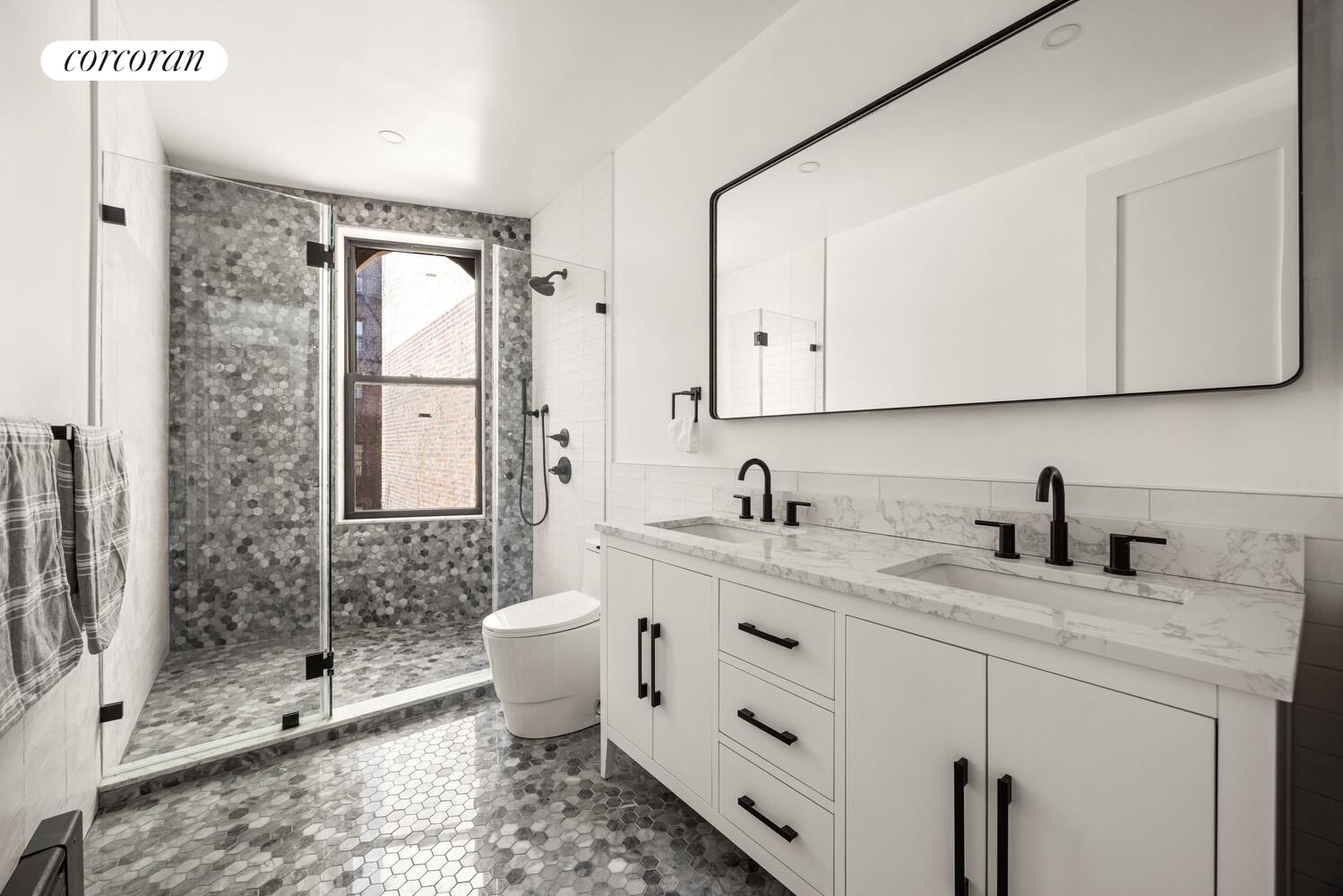 #19 photo, 825 RIVERSIDE Drive, מנהטן Washington Heights , NY 10032