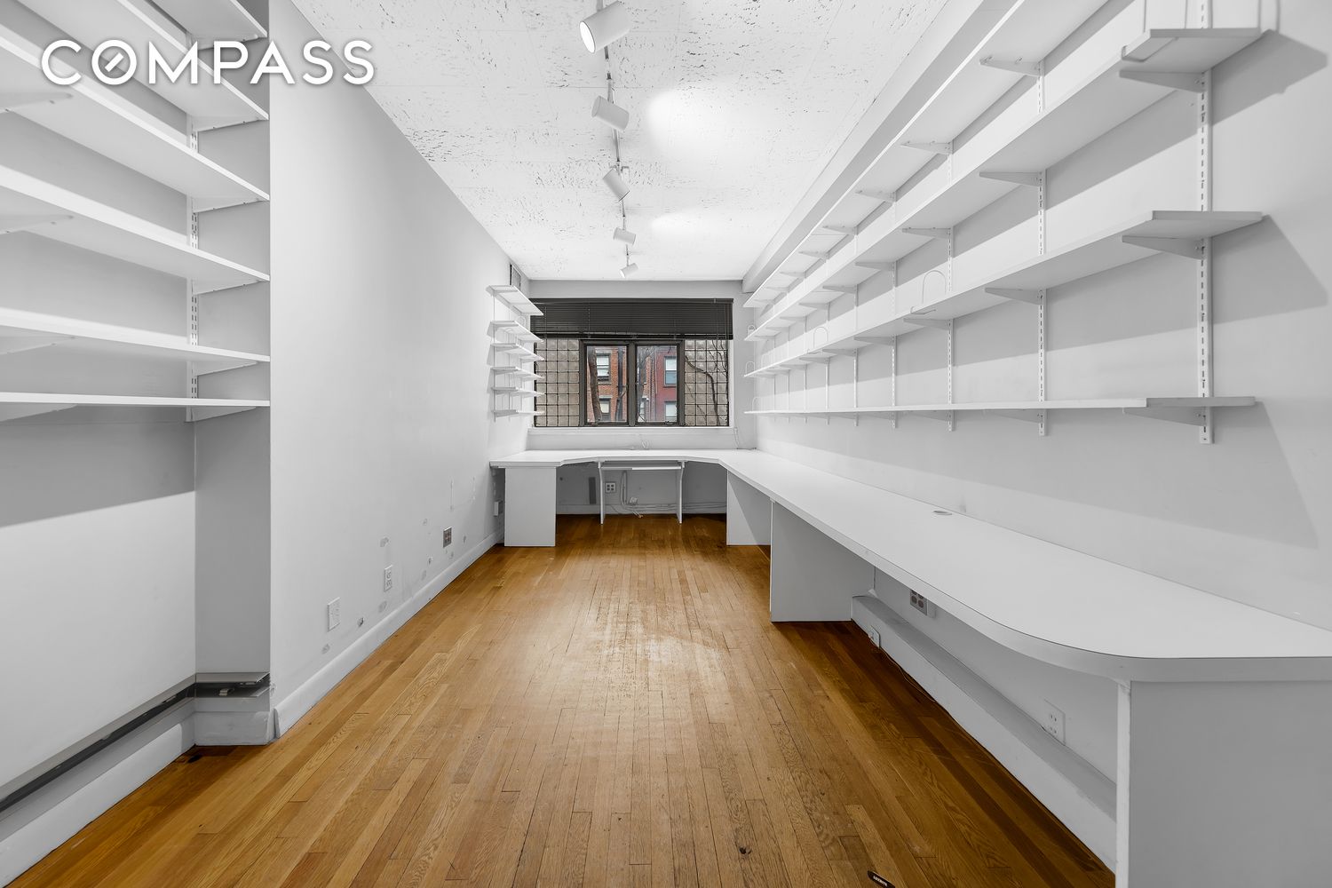 #13 photo, 219 E 49th Street, Манхэттен ‖ Midtown East , NY 10017