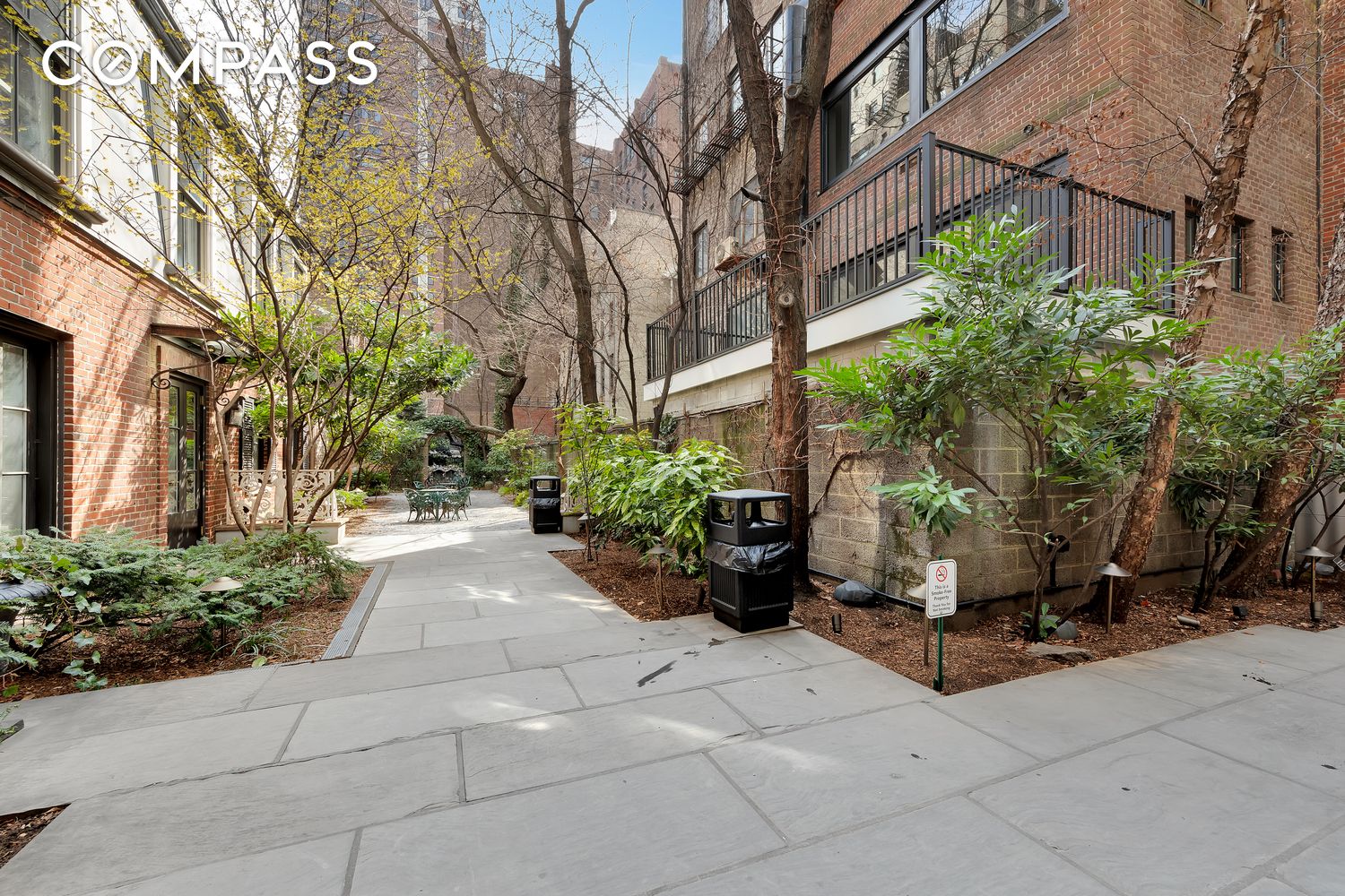 #18 photo, 219 E 49th Street, Манхэттен ‖ Midtown East , NY 10017